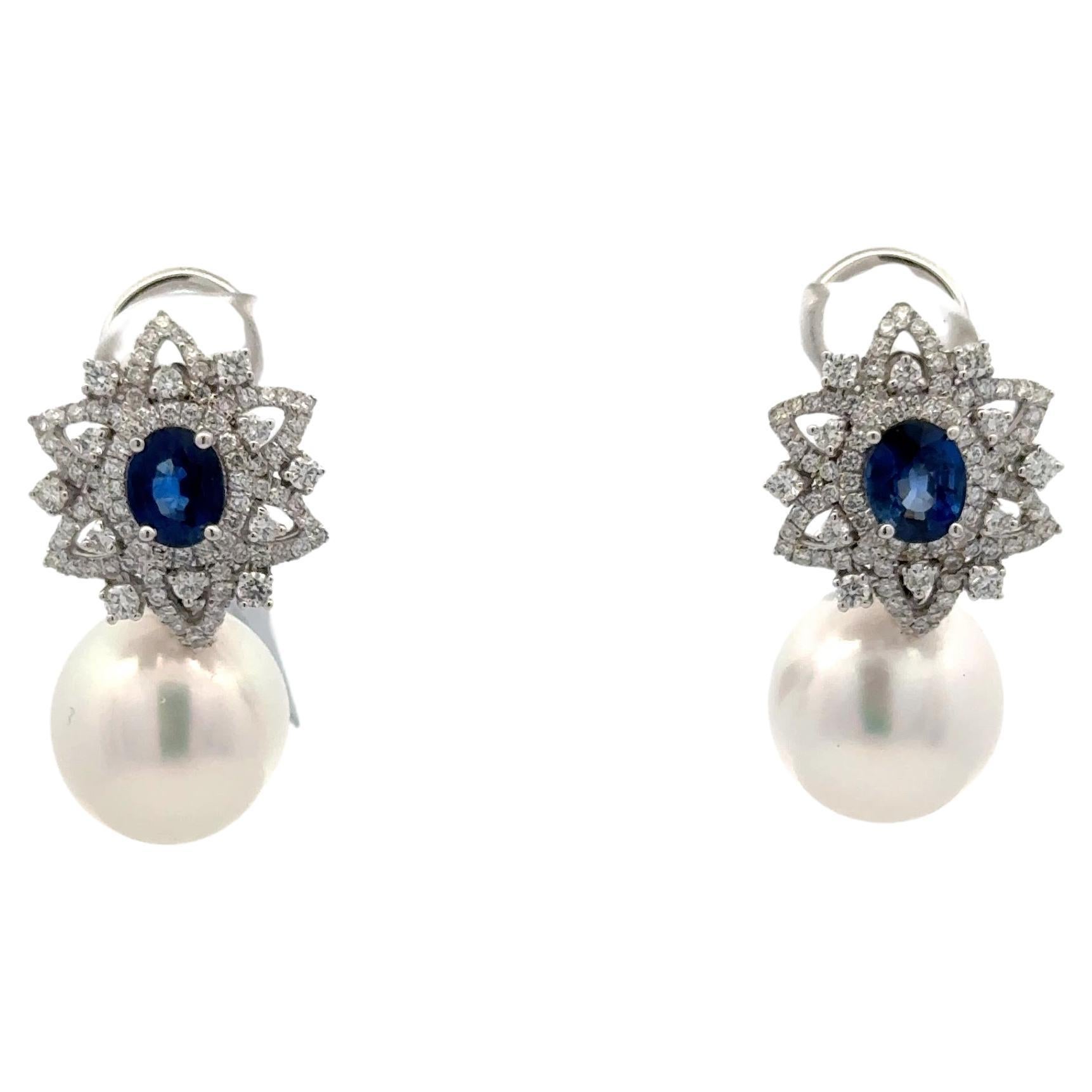 Boucles d'oreilles pendantes jour et nuit en or blanc 18 carats avec saphirs et diamants en forme de fleur de 2,45 carats Neuf - En vente à New York, NY