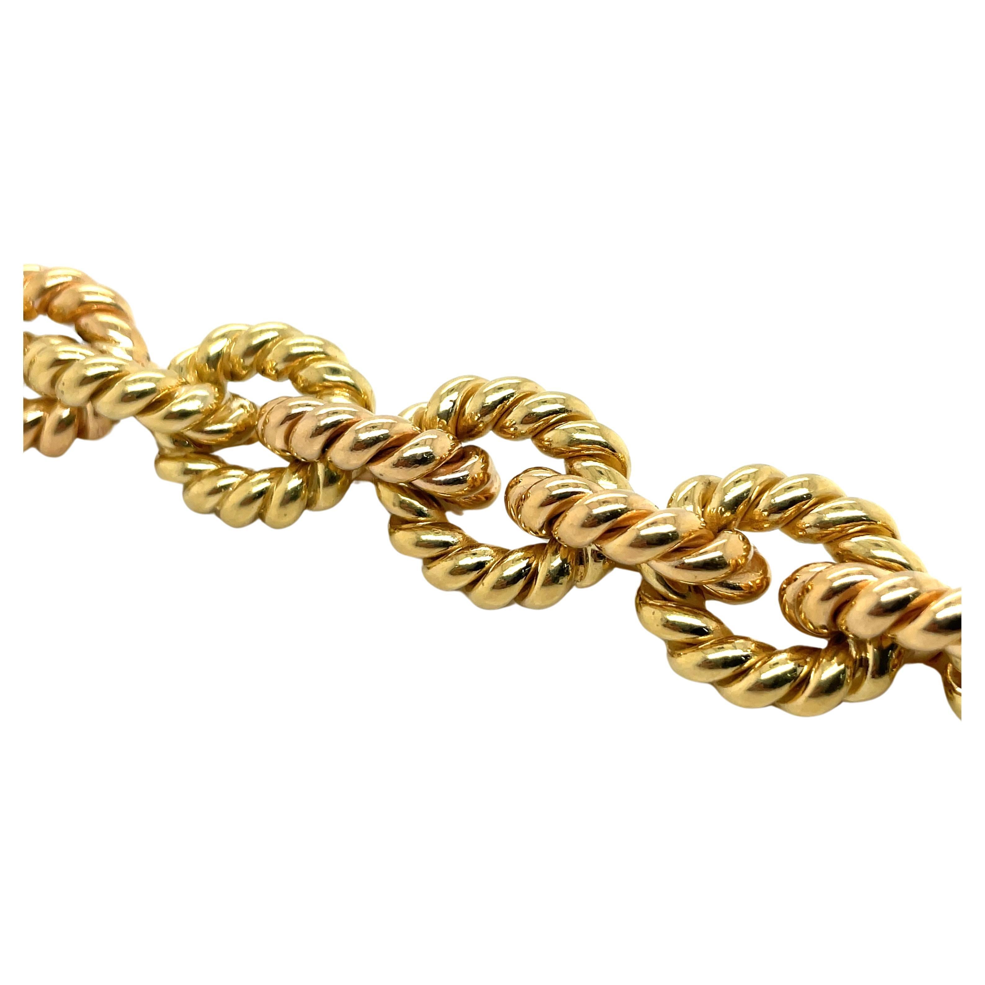 Two Tone Alternating 18 Karat Yellow & Rose Gold Twist Link Bracelet 68 Grams In Excellent Condition For Sale In New York, NY