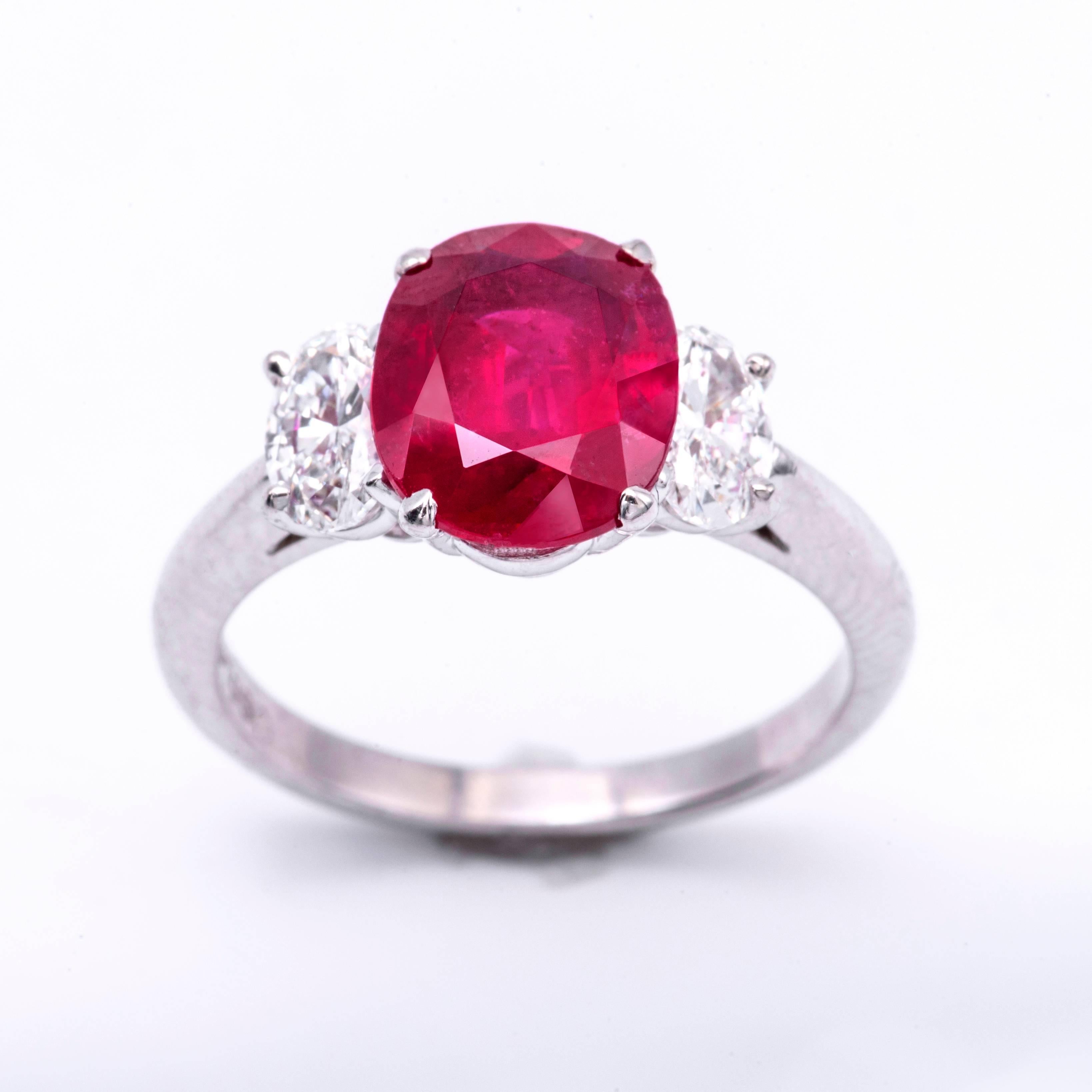3.09 Carat Cushion Natural No Heat Ruby Diamond Platinum with Certificate In New Condition In New York, NY