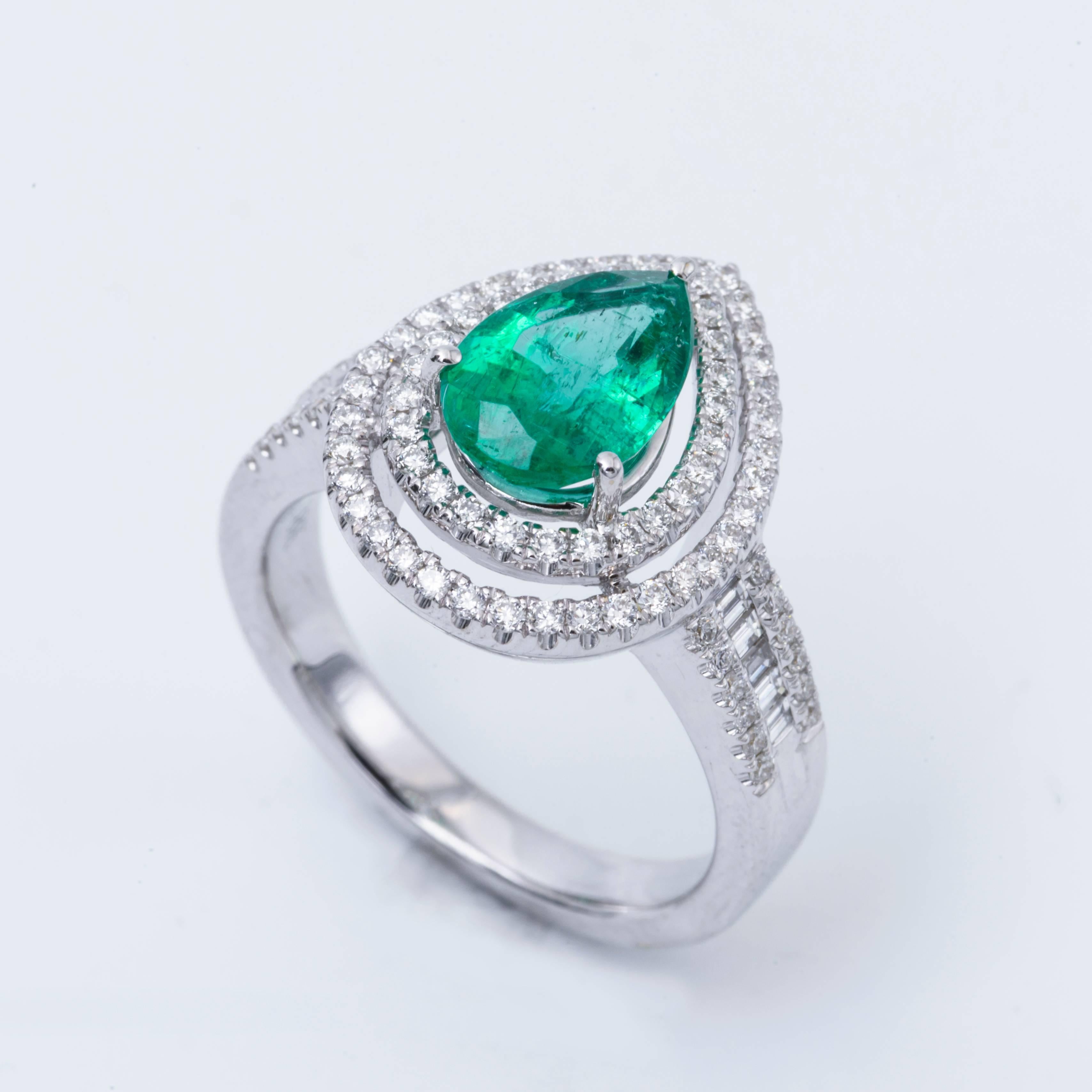 emerald pear shaped ring