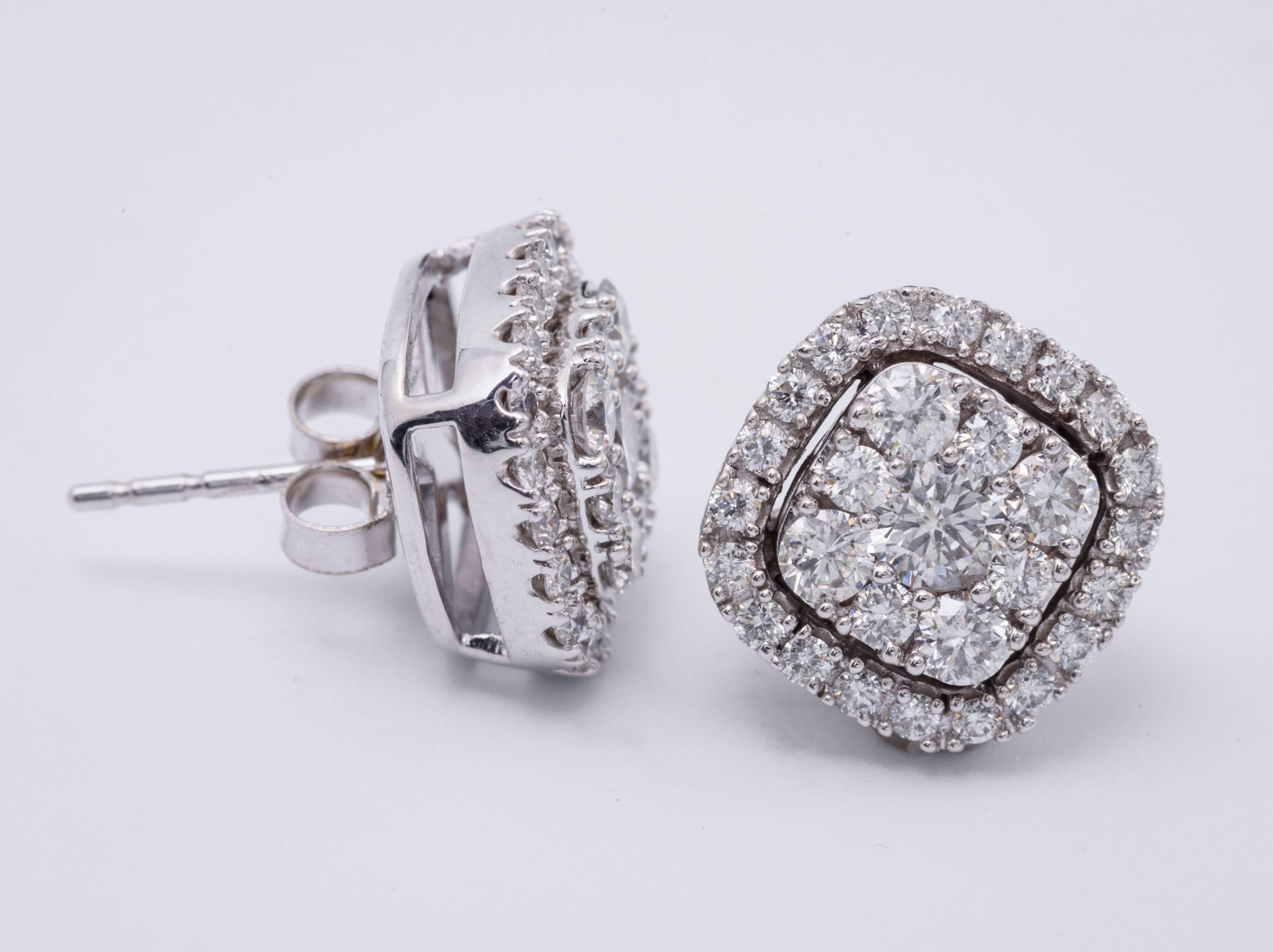 0.75 Carats Diamonds White Gold Cluster Stud Earrings In New Condition In New York, NY
