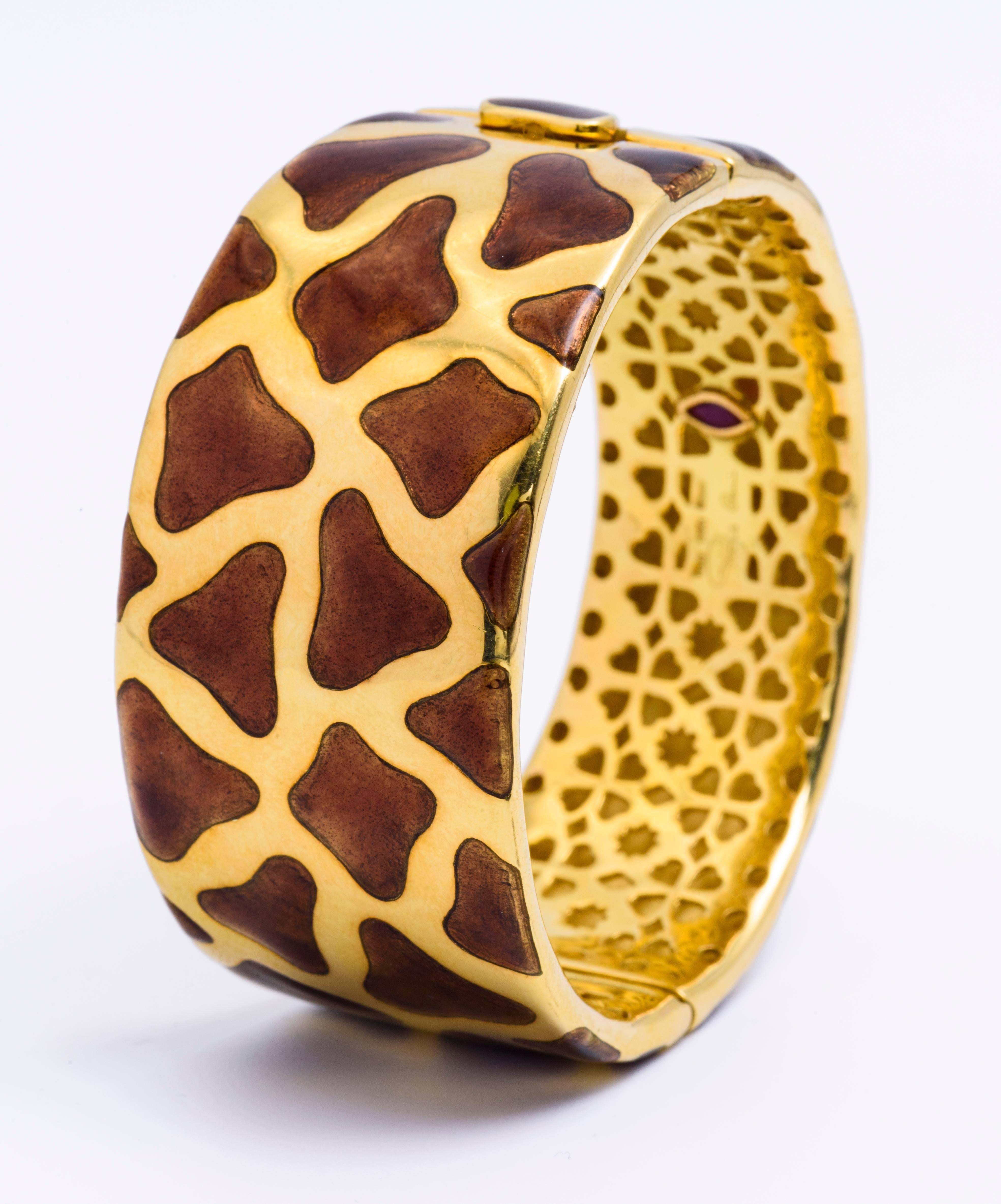 Roberto Coin  Panda Onyx Two Color Gold Bangle Bracelet In Excellent Condition In New York, NY