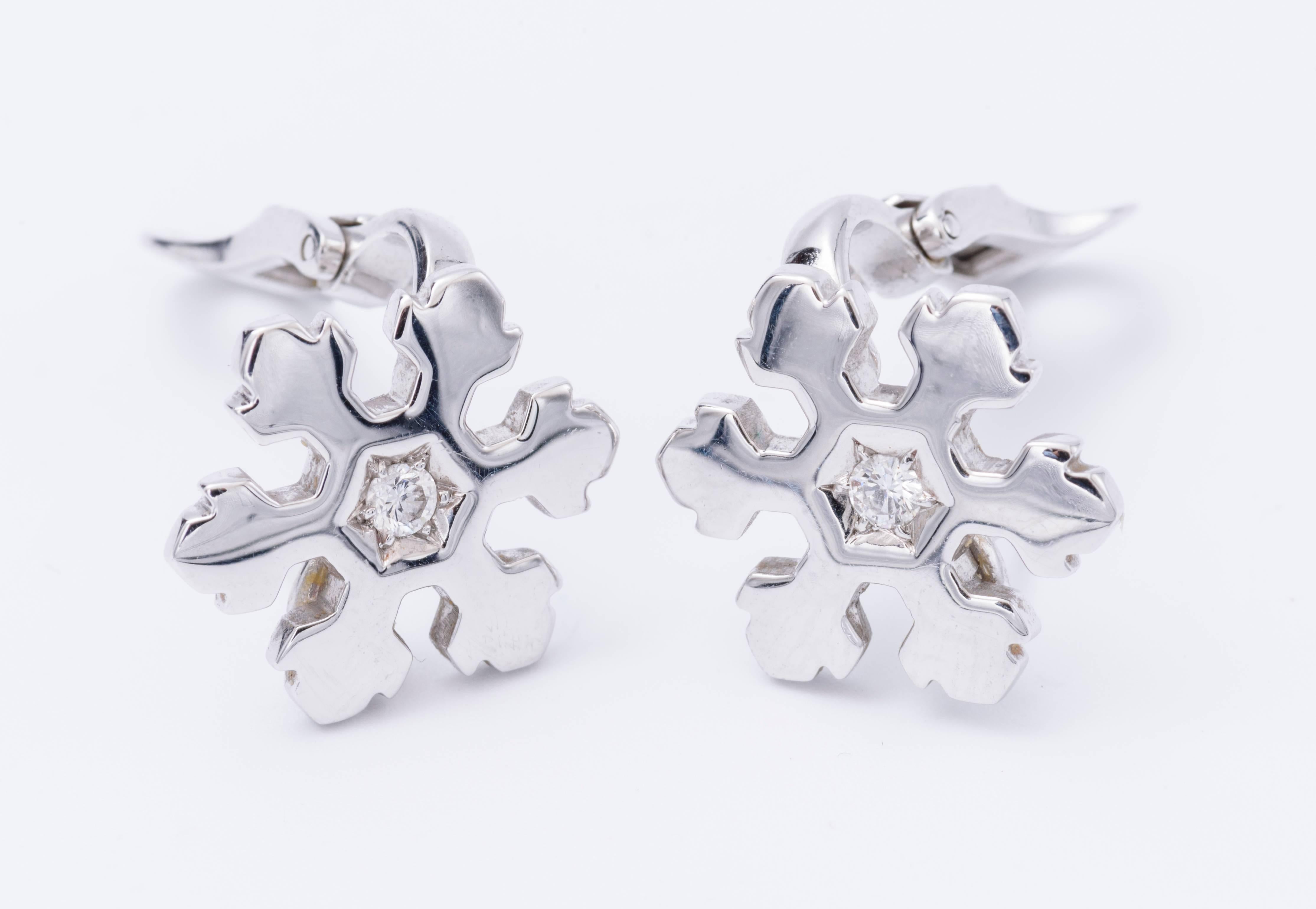 Women's Bulgari Diamond Gold Snowflake Earrings 