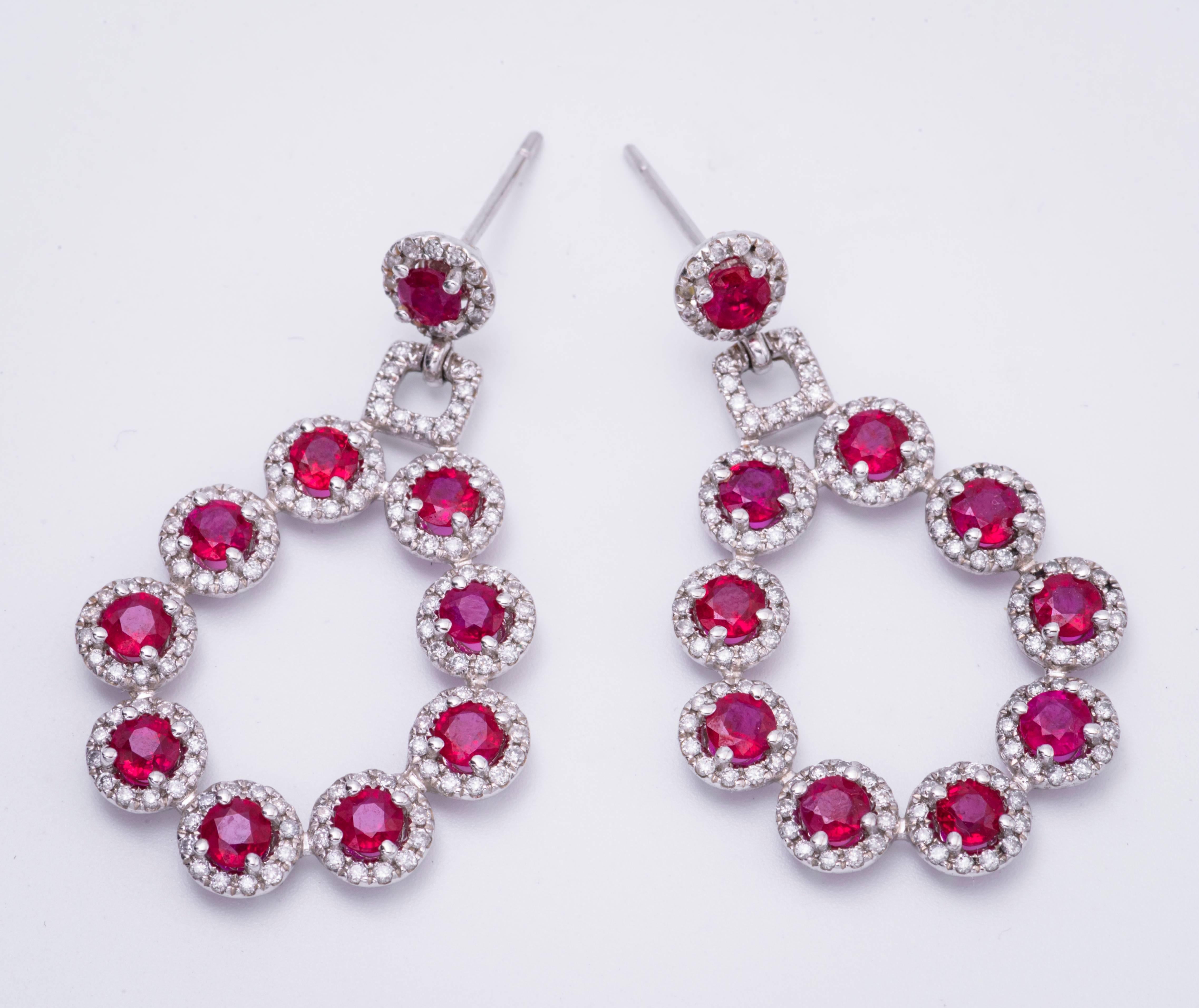 4.00 Carats Rubies and 1.07 Carat Diamonds Gold Chandelier Earrings In New Condition In New York, NY