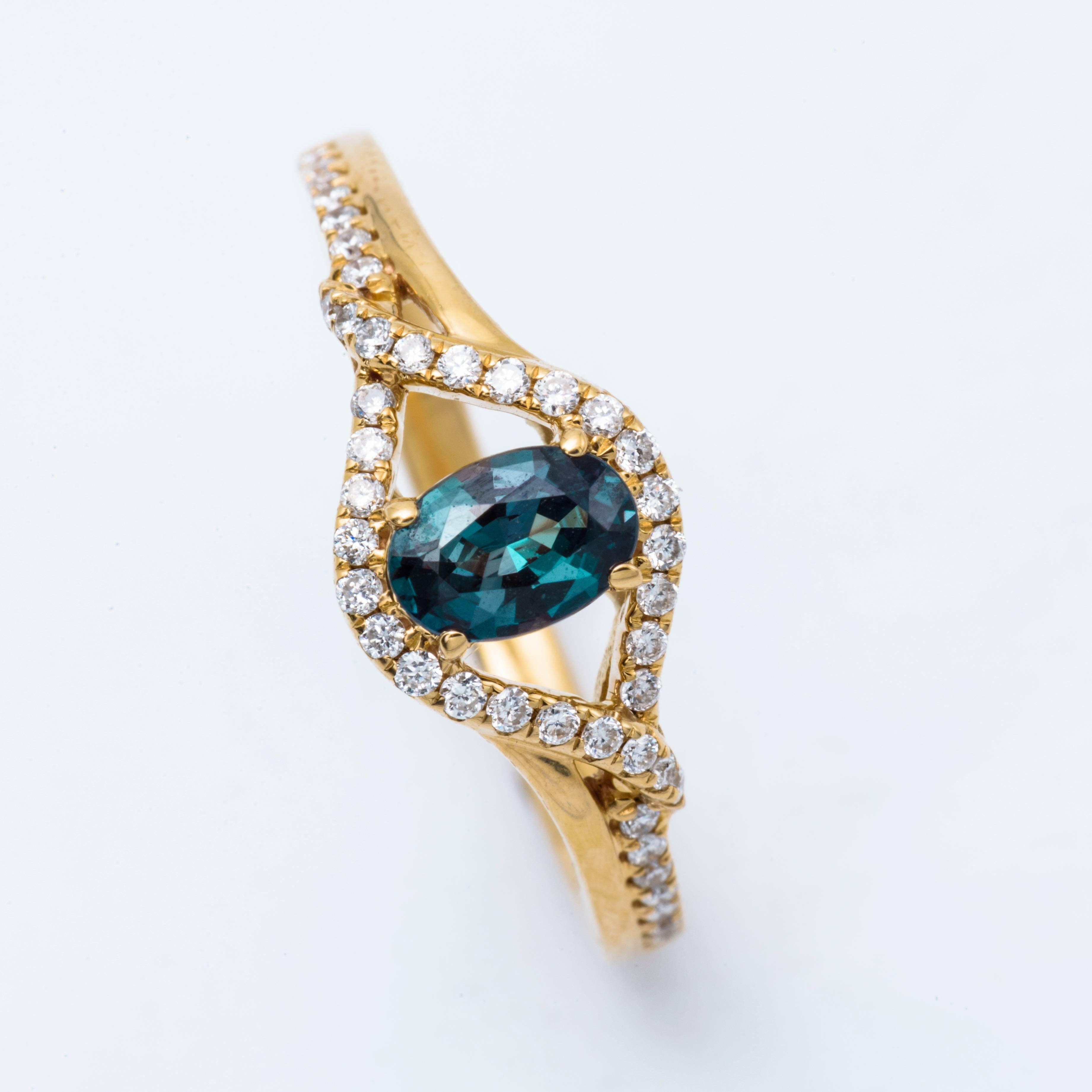 Alexandrite Yellow Gold Ring In New Condition In New York, NY