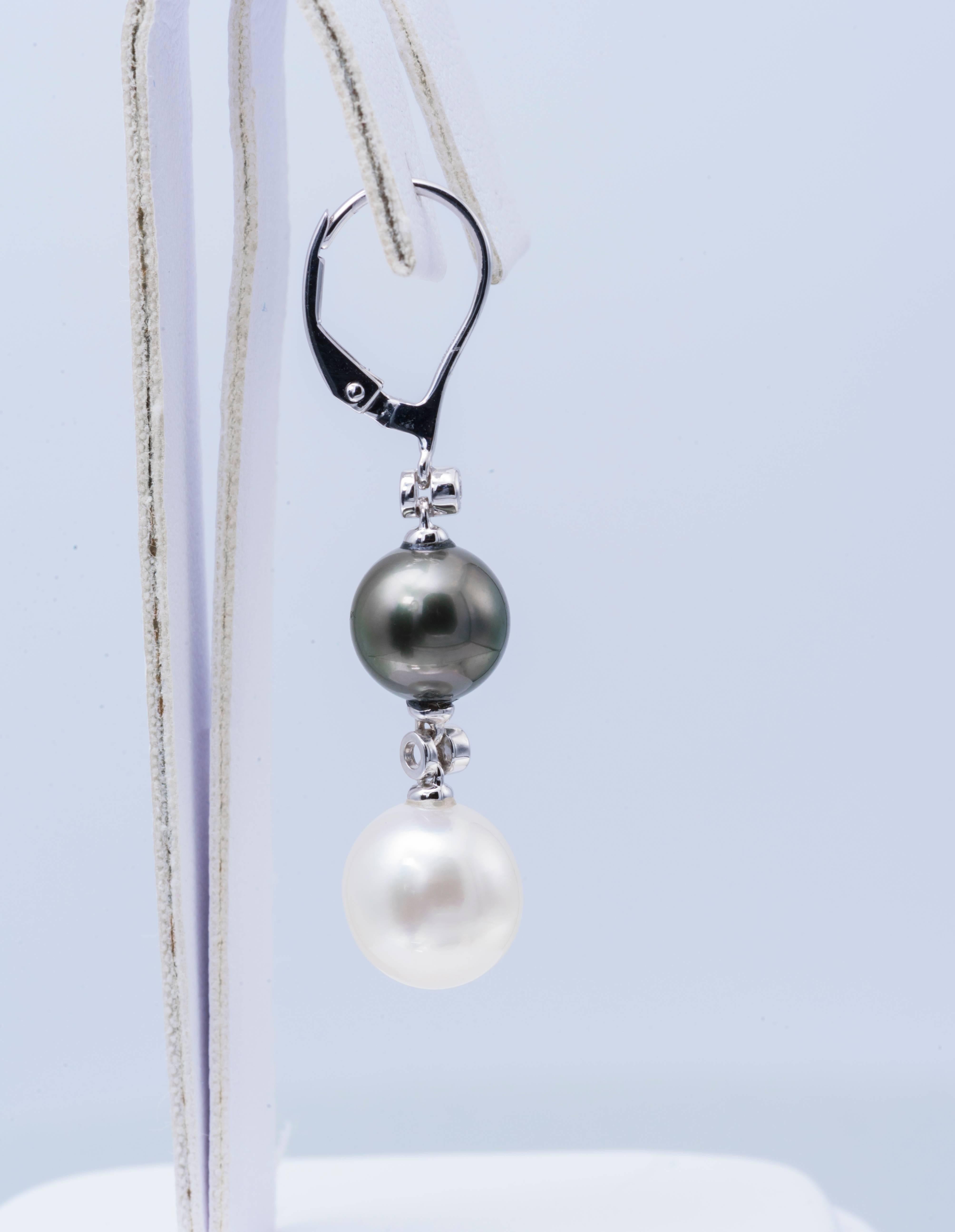 South Sea and Tahitian Pearl Dangle Earrings In New Condition In New York, NY