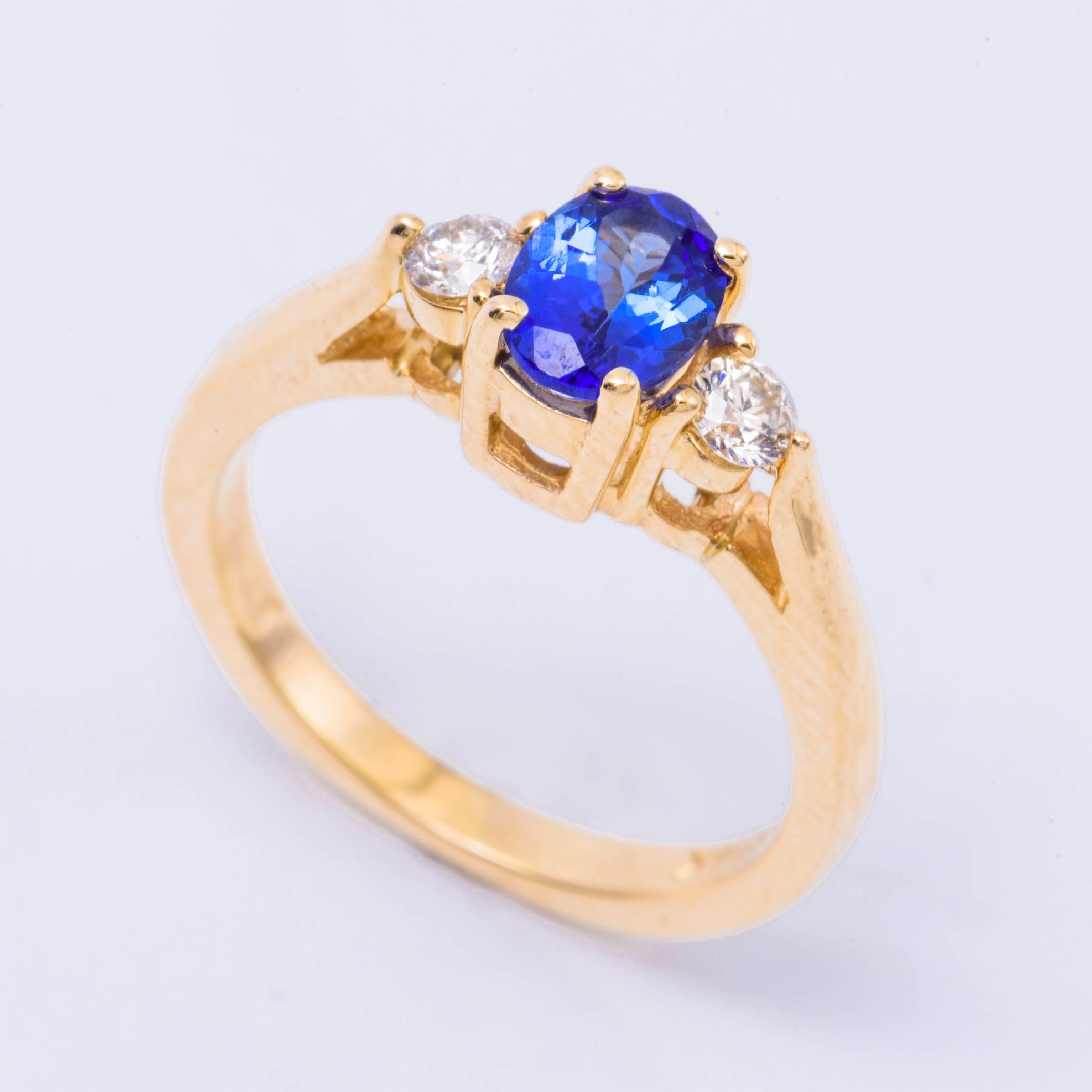 14K yellow gold with a 6X4 mm Tanzanite 0.77 Cts.
Diamond Weight: 0.22 Cts.