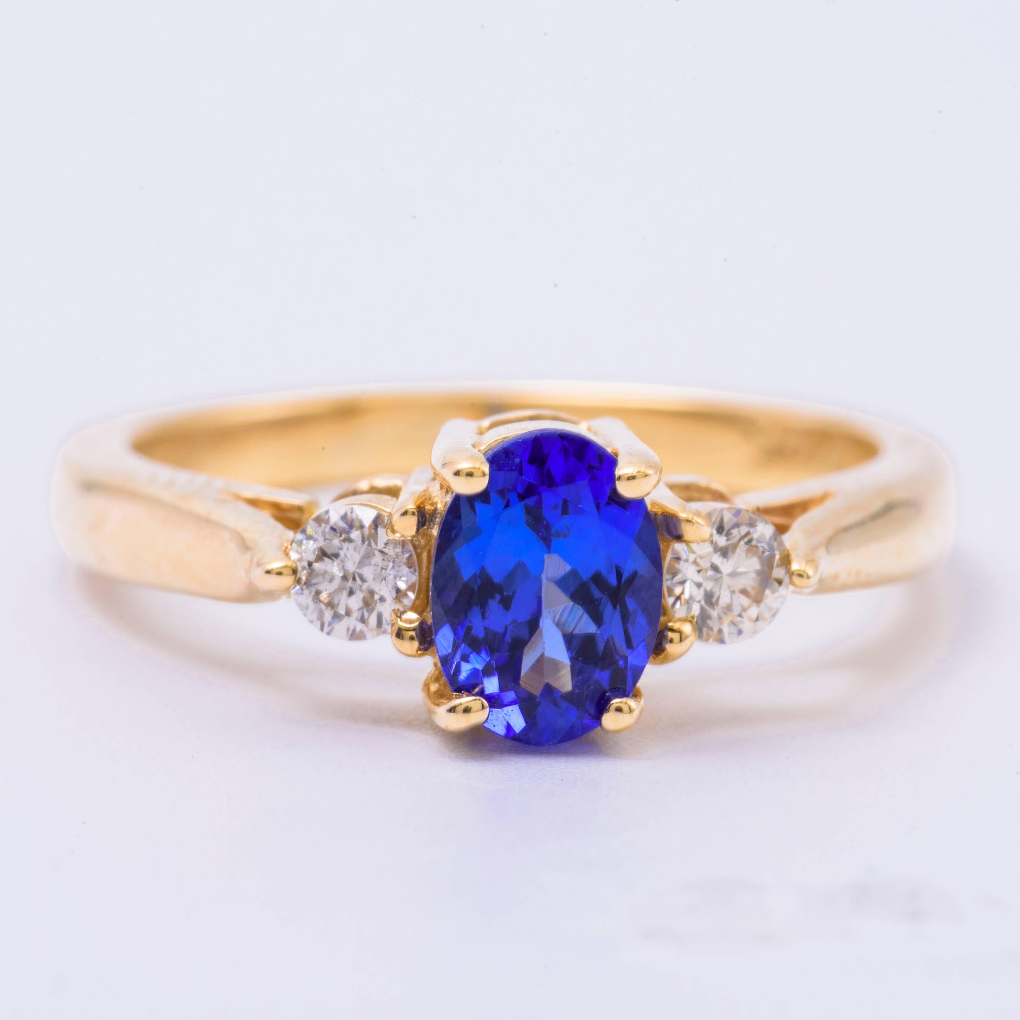Oval Tanzanite Diamond Gold Three-Stone Engagement Ring In New Condition In New York, NY