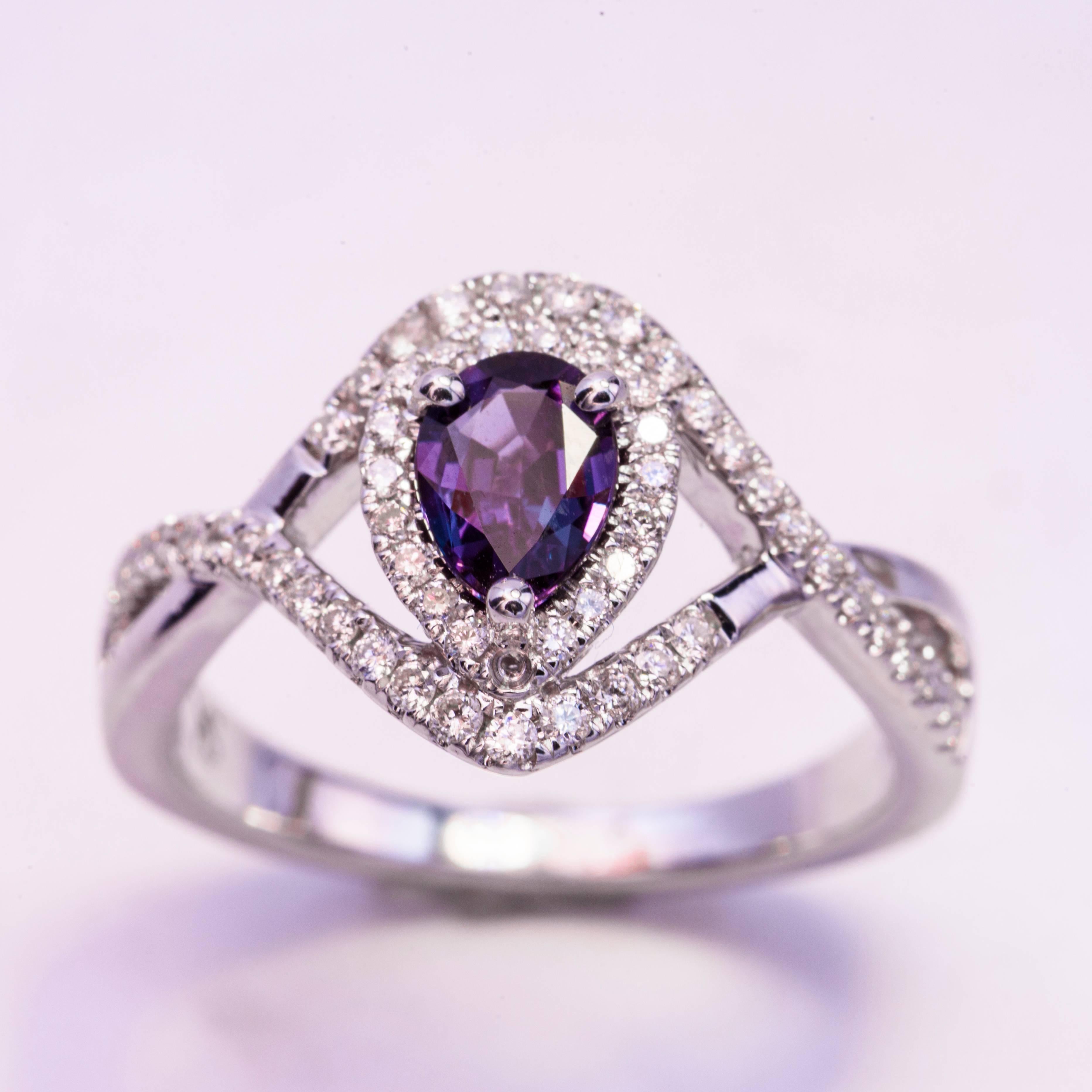 18K white gold 
Alexandrite: 0.59 Cts. with CC Certficate 
0.33 Cts Diamonds