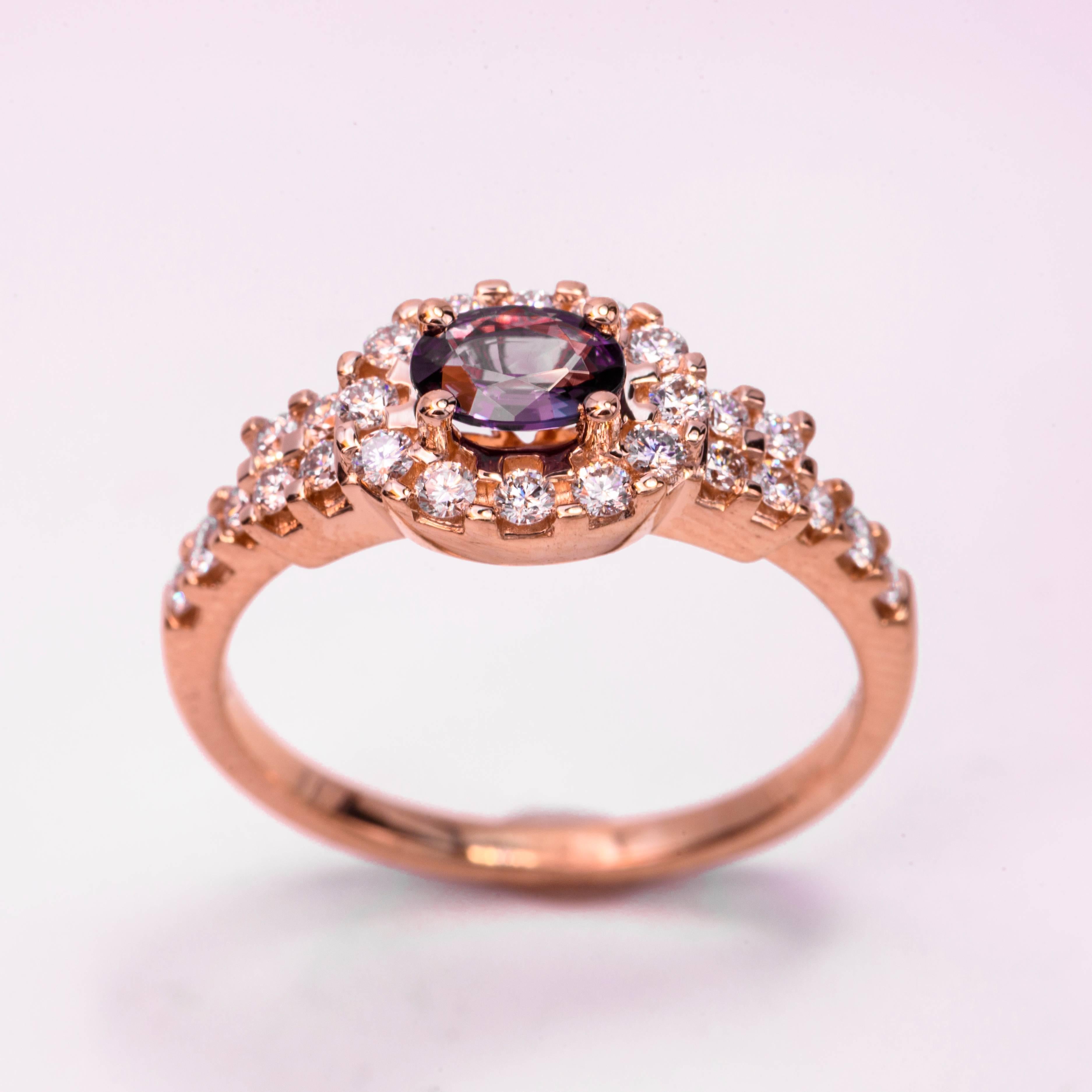 18K Rose Gold Alexandrite ring with CC Certificate
Alexandrite: 0.50 Cts.
Diamonds: 0.44 Cts.