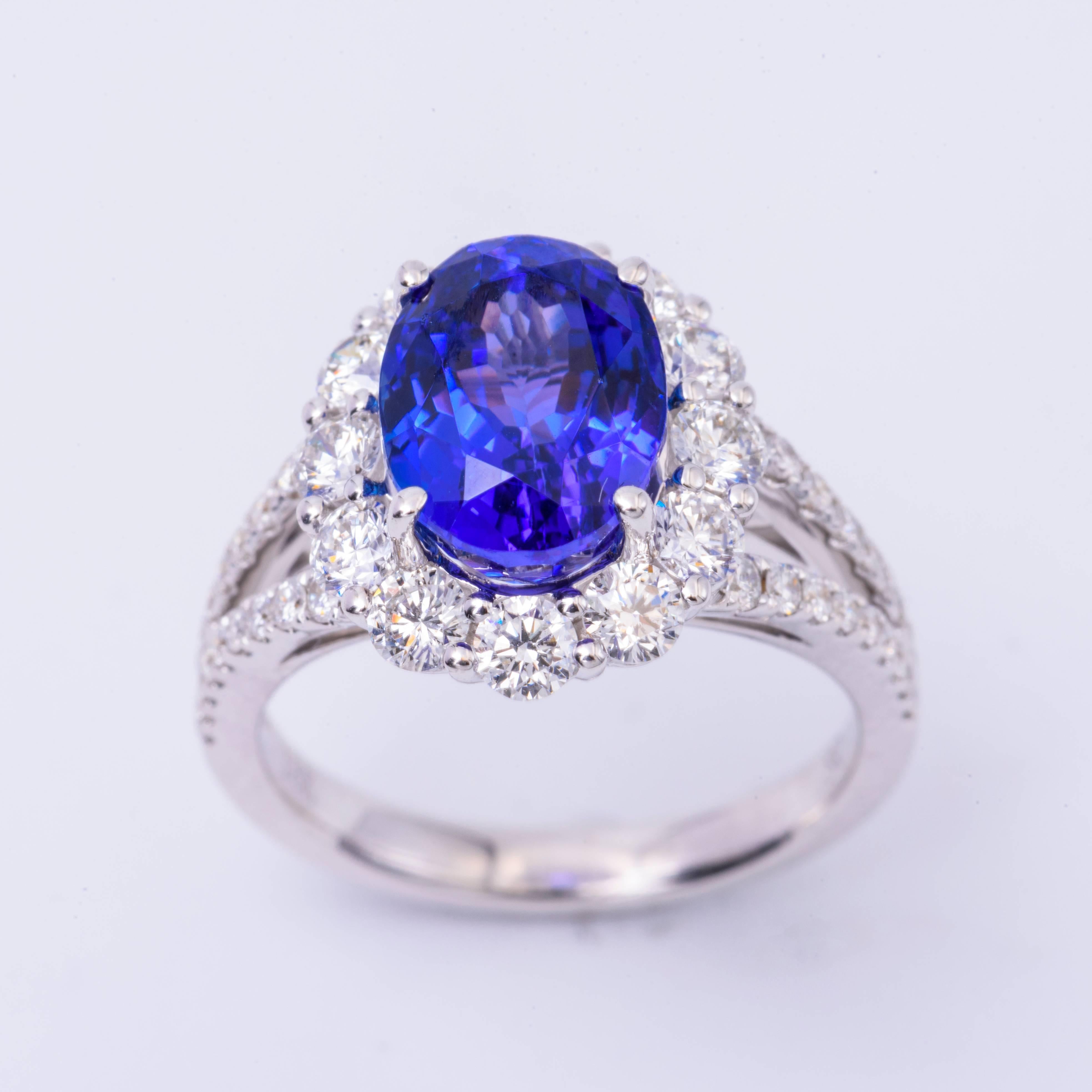 Oval Tanzanite and Diamonds Halo Cocktail Engagement Ring 4.85 Carat In New Condition In New York, NY