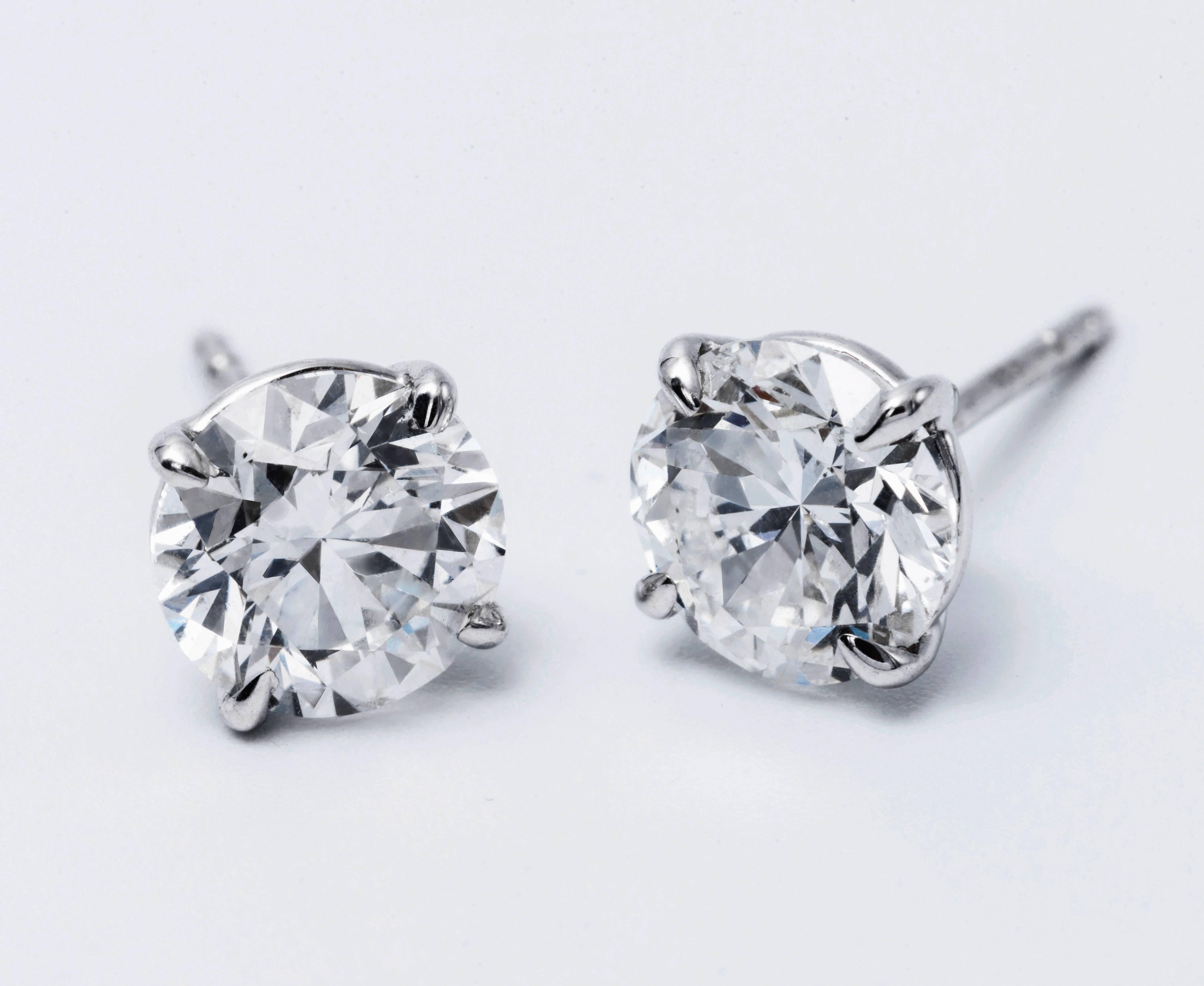 18K 4 prong Diamond Studs
H color SI3 Quality
Very White and full of life.
You are going to love this pair.