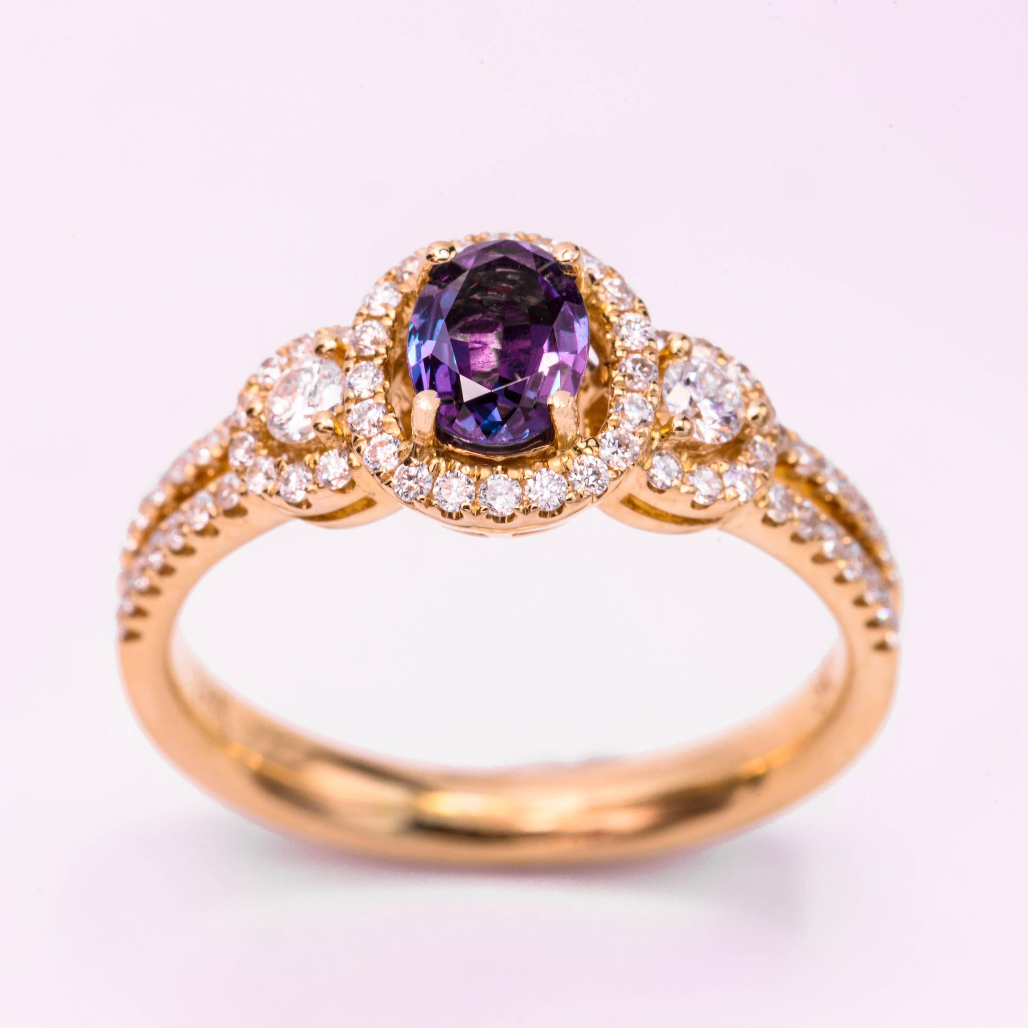 Contemporary Oval Alexandrite and Diamond Yellow Gold Ring with Certificate