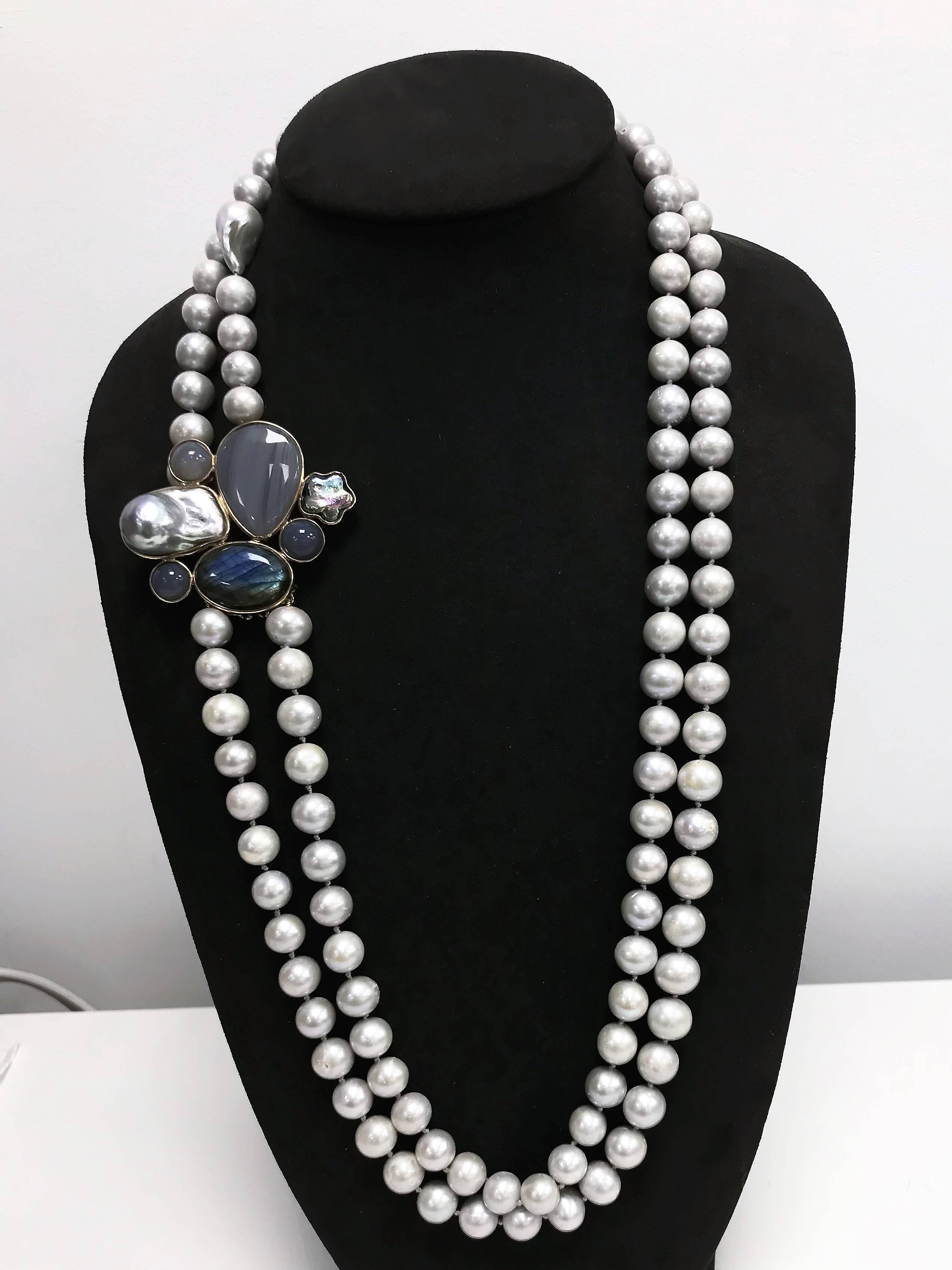 30" Long Necklace
Light Grey Color Pearls
Natural Blemishes Seen on the pearl
Pearl Quality: A
Pearl Luster: A