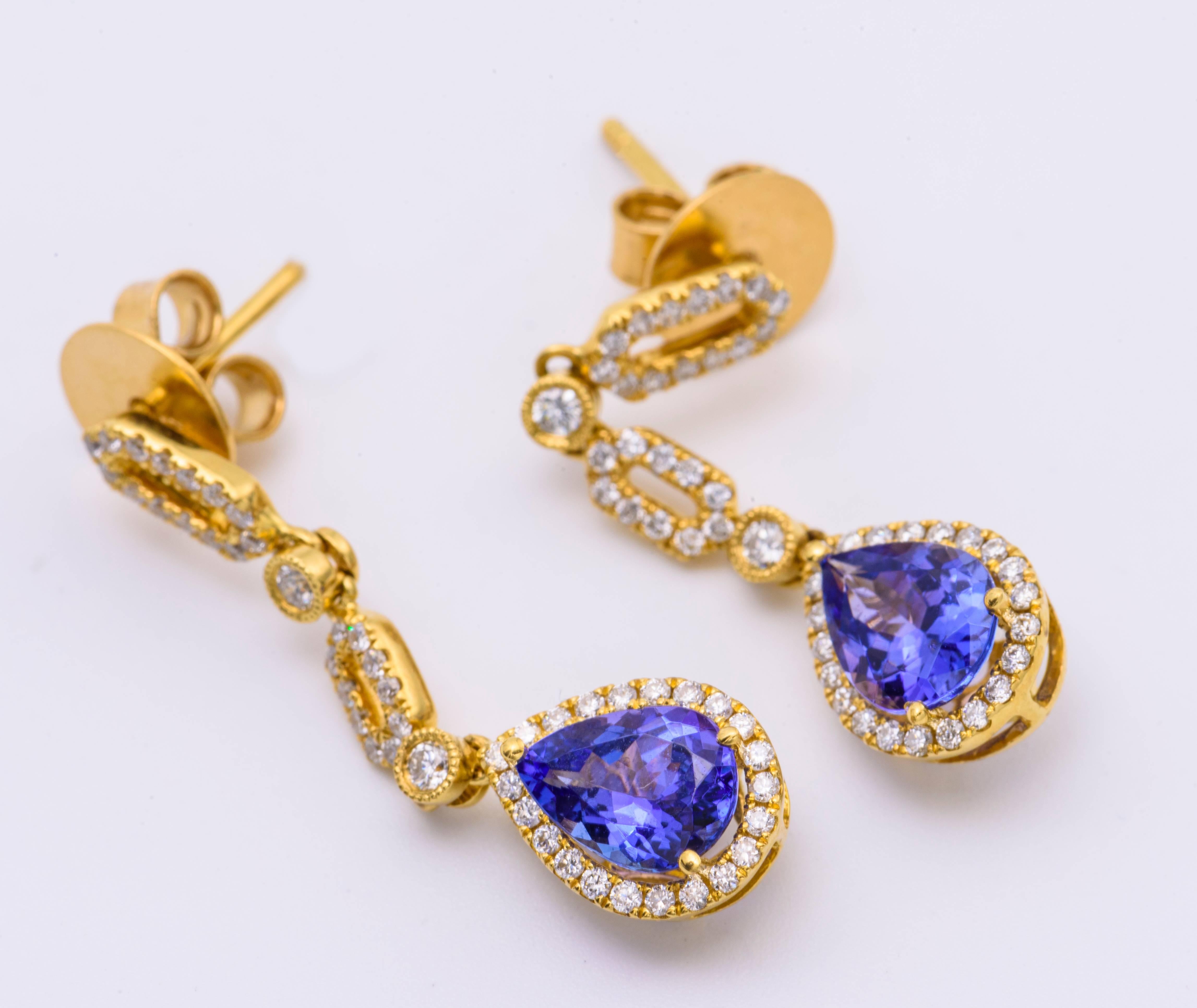 Art Deco Tanzanite and Diamond Yellow Gold Dangle Earring