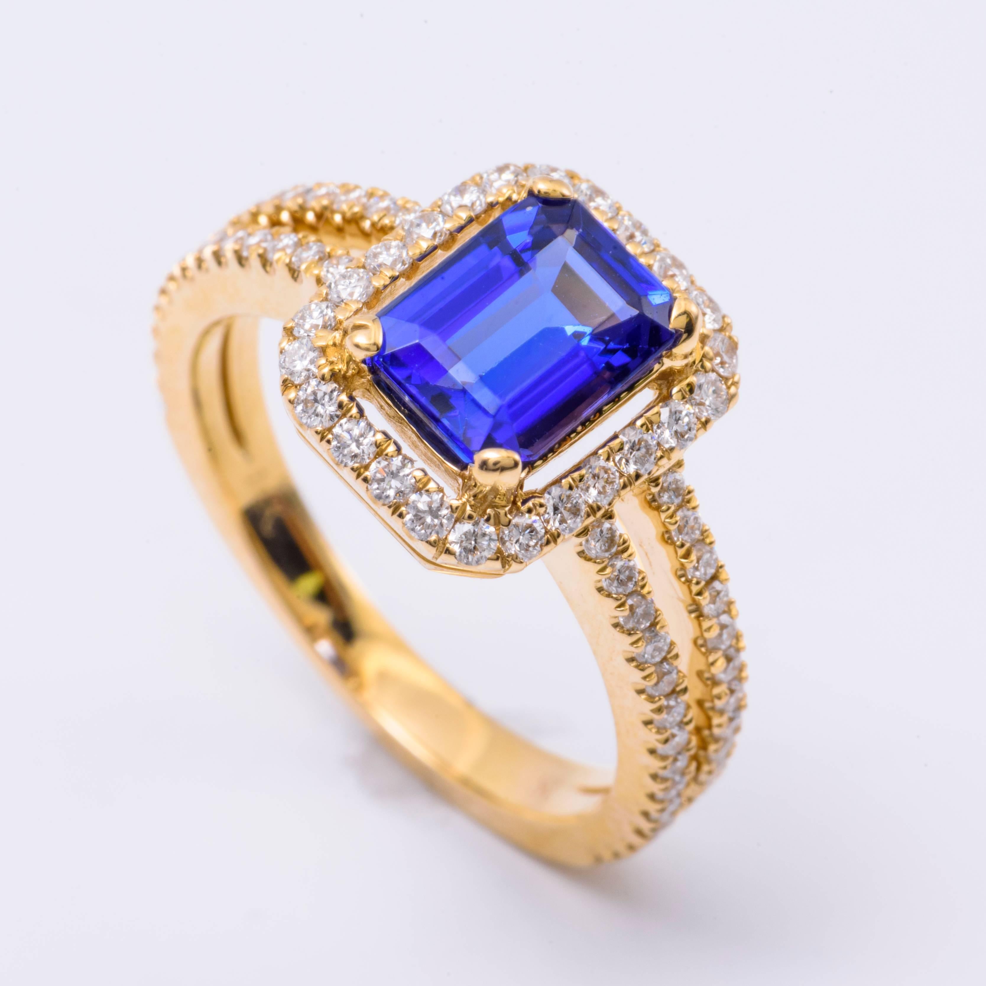 Women's Emerald Cut Tanzanite Diamond yellow Gold Ring 1.46 Carats