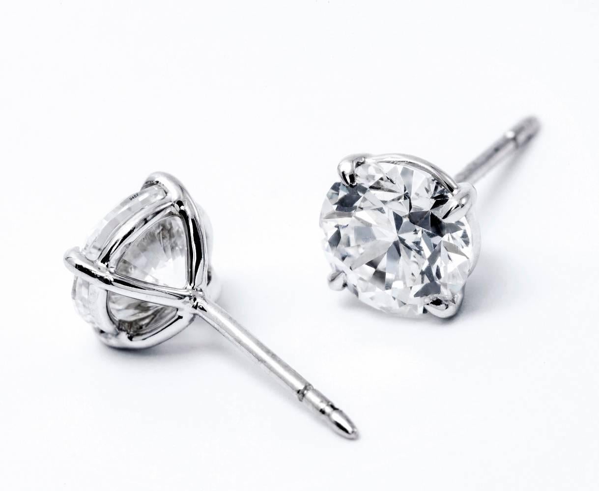 GIA Certificate 
Color: H-Clarity: SI2/I1
4 prong Champagne
Total weight: 2.01 carats