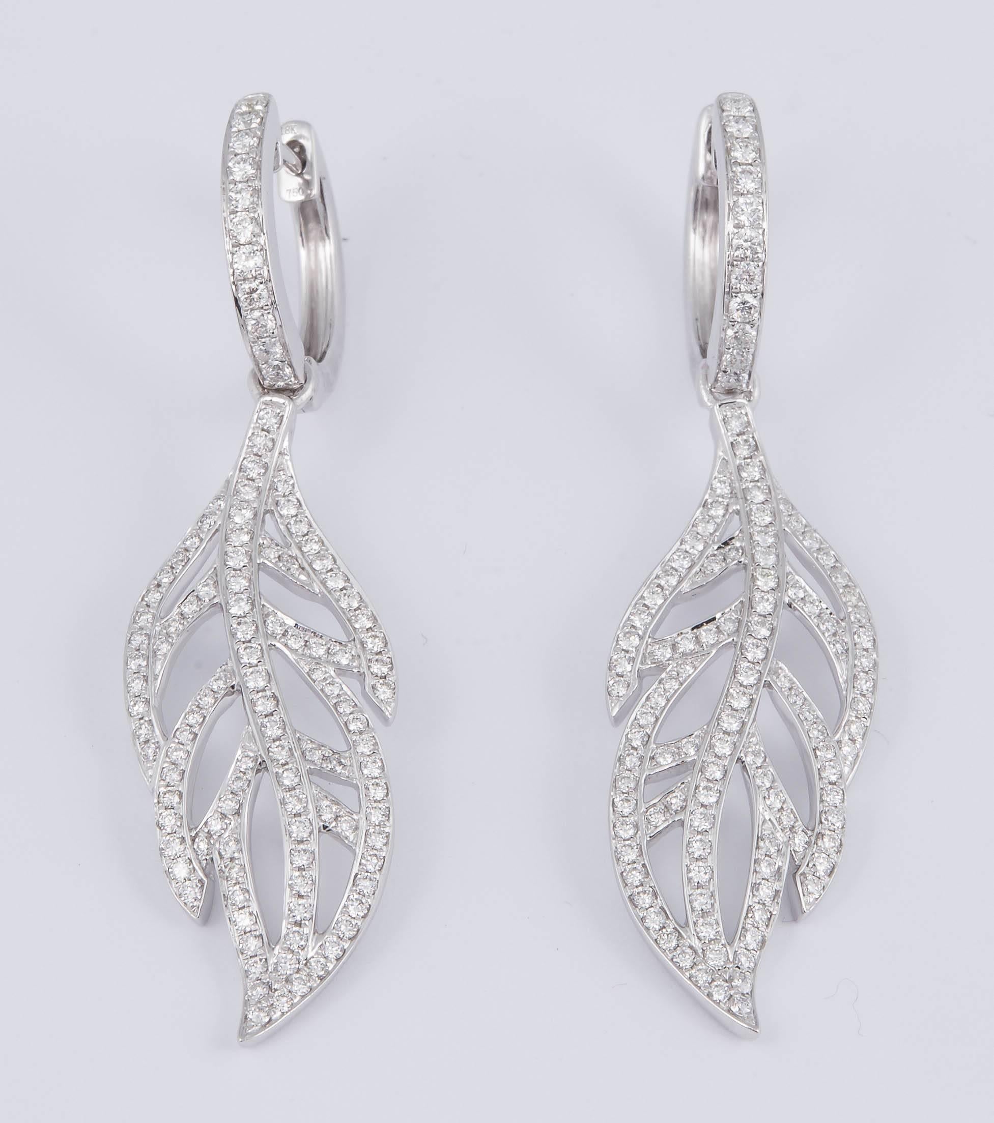 Dangle Diamond Leaves Drop Earrings, 1.14 Carats For Sale 3