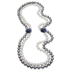Collier unique de perles de Tahiti et des mers du Sud avec fleurs dégradées bleues et blanches