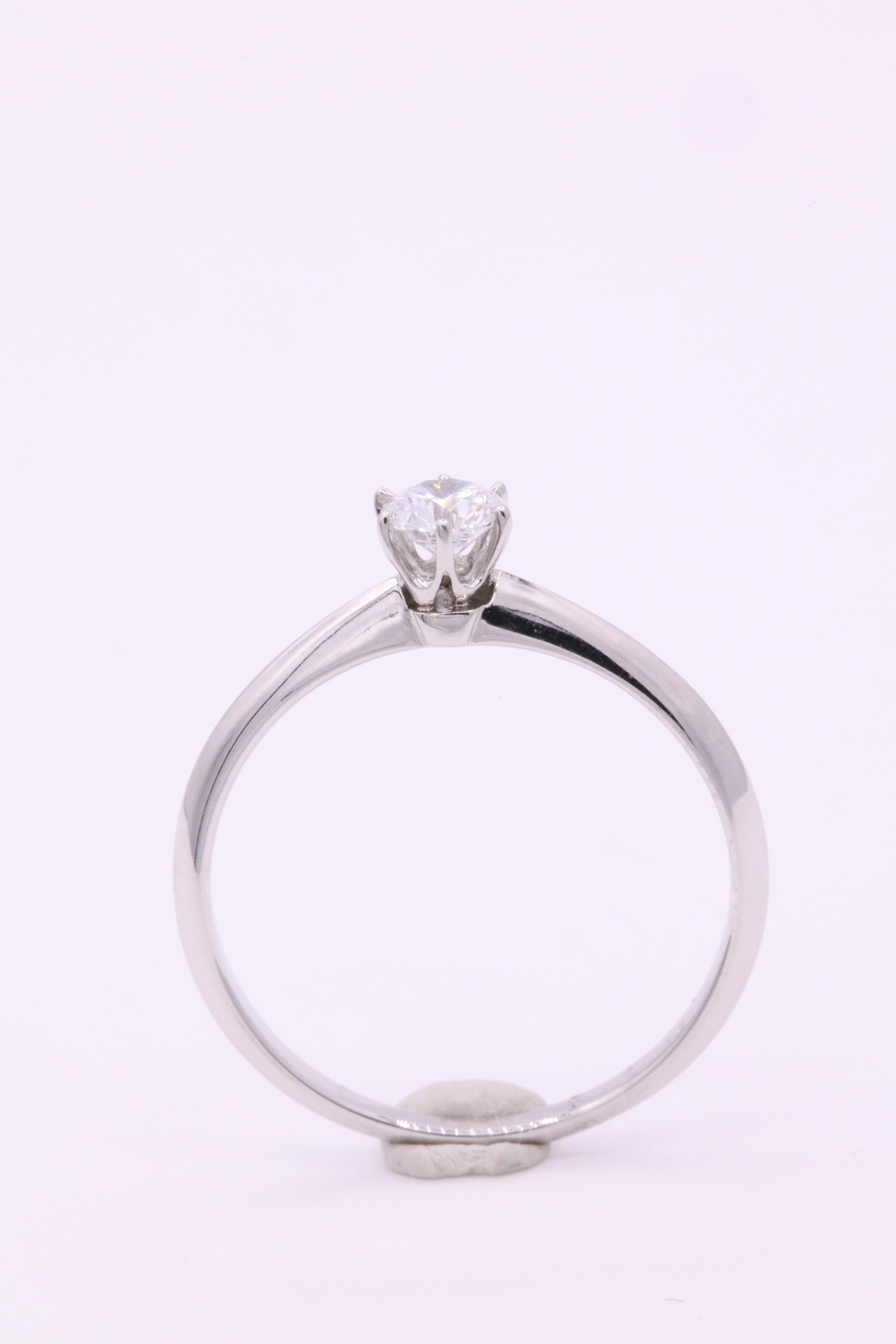 Round Cut Tiffany & Co. Diamond Solitaire Engagement Ring 0.30 Carat F VS1 Platinum