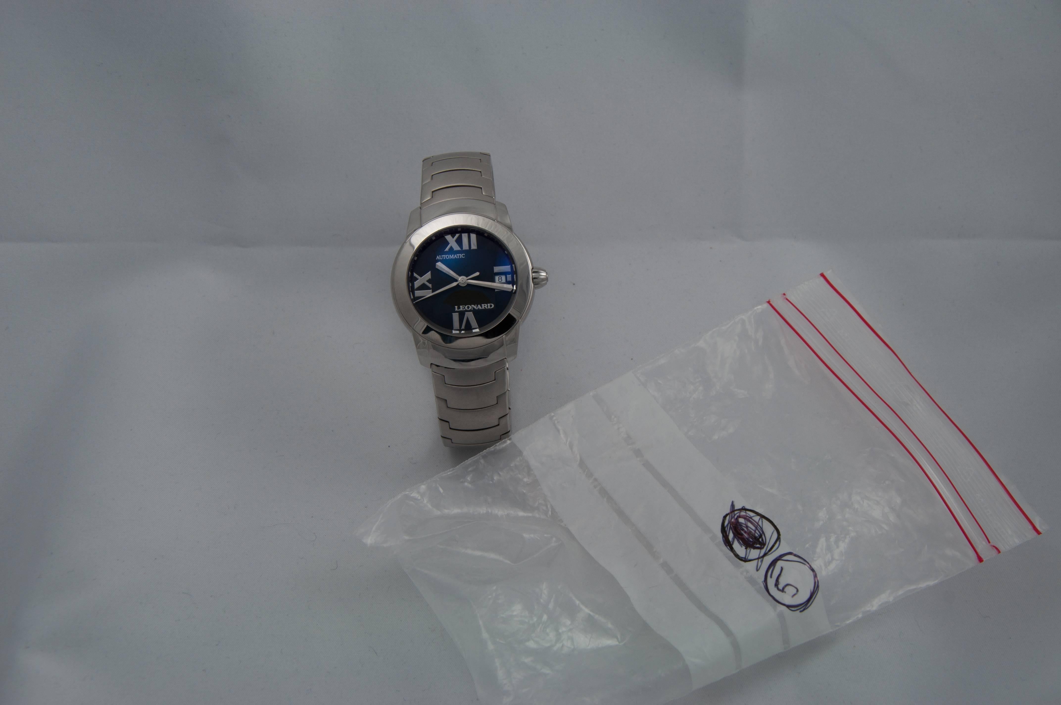 Leonard Sphere Stahlarmband-Armbanduhr im Angebot 1