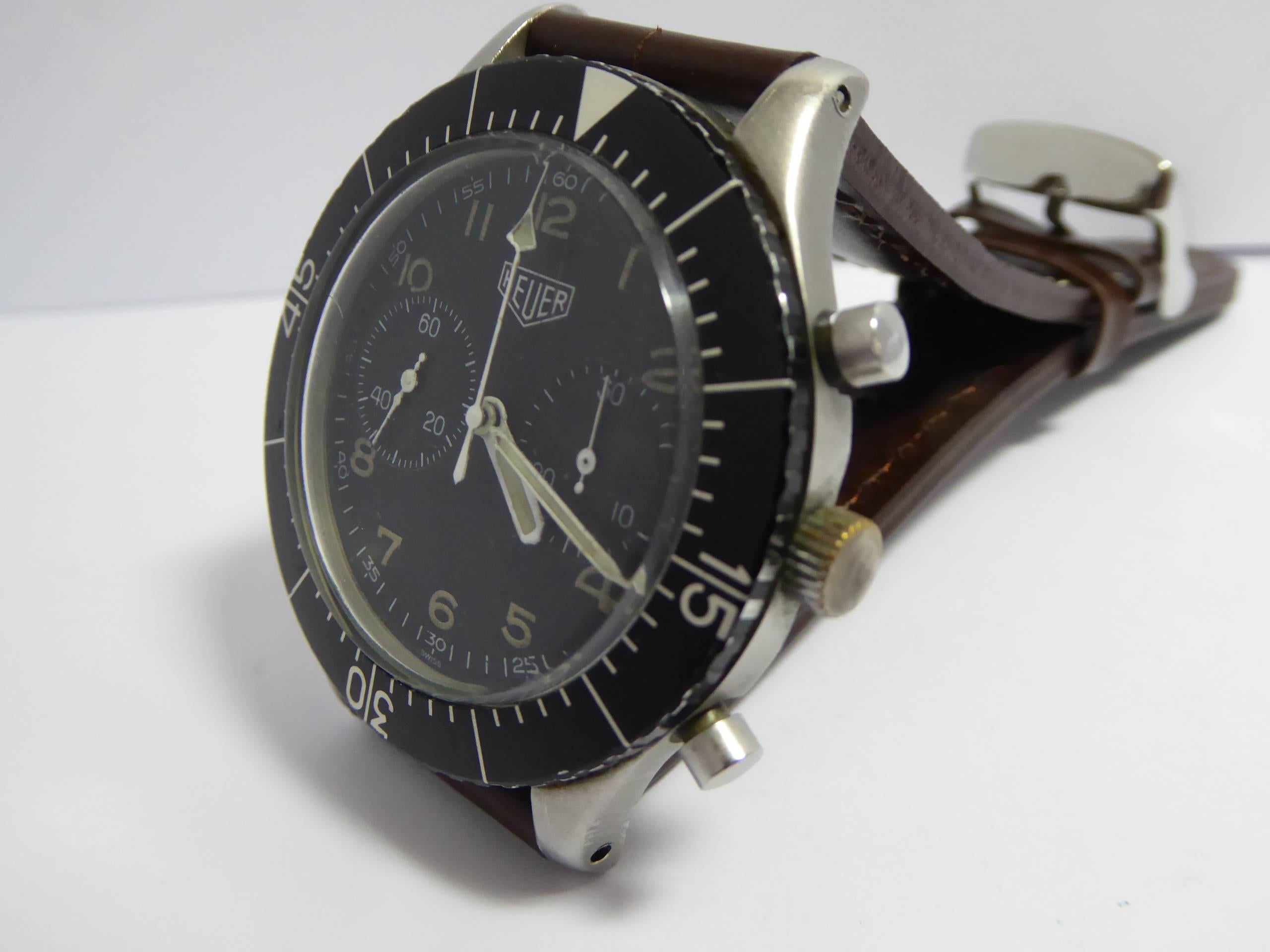 
HEUER
Bundeswehr Watch .
Watch chronometer of the German army.
Chrono 2 counters.
Black dial and bezel.
Fly back.
Mechanical movement.
Rare.
1 year warranty