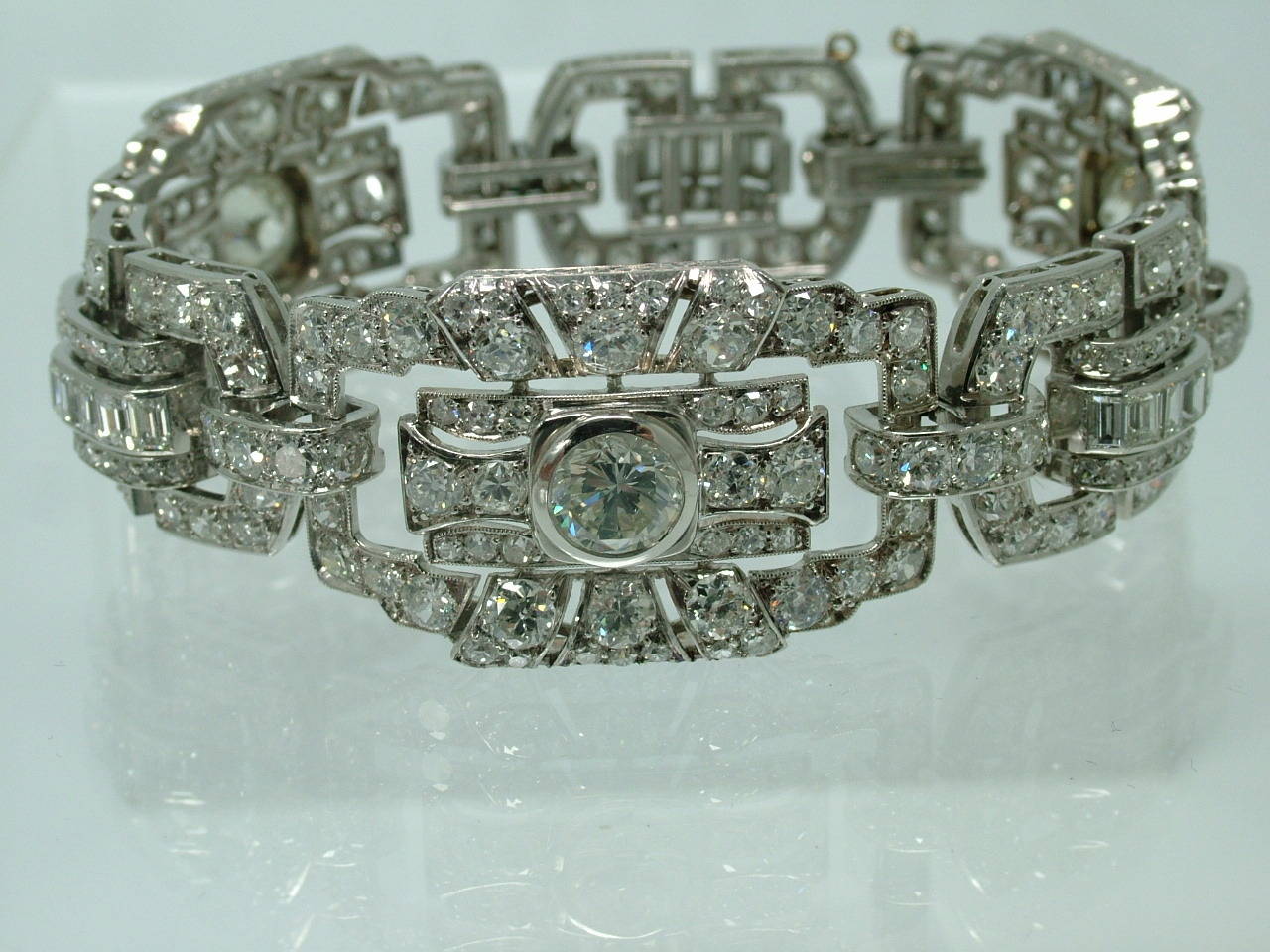 Classic Art Deco Pave Diamond Gold Bracelet For Sale 4