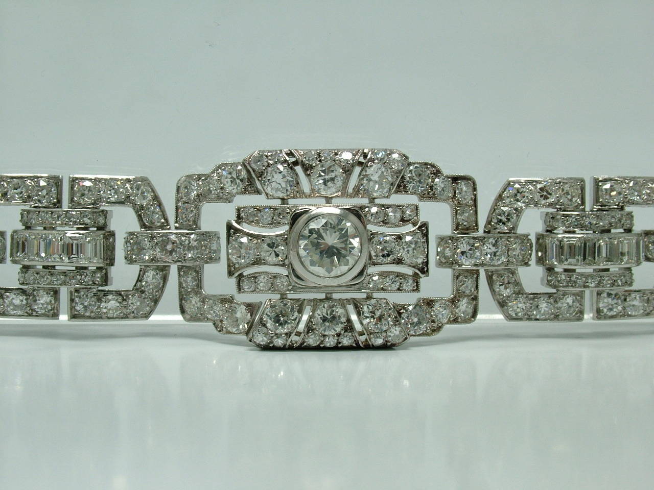 Classic Art Deco Pave Diamond Gold Bracelet For Sale 1
