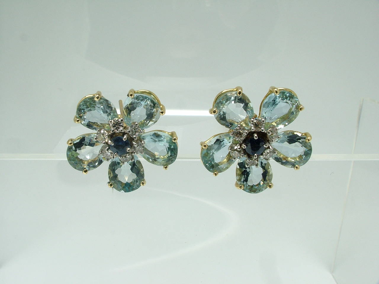 Contemporary Aquamarine Sapphire Diamond Floral Earclip Earrings