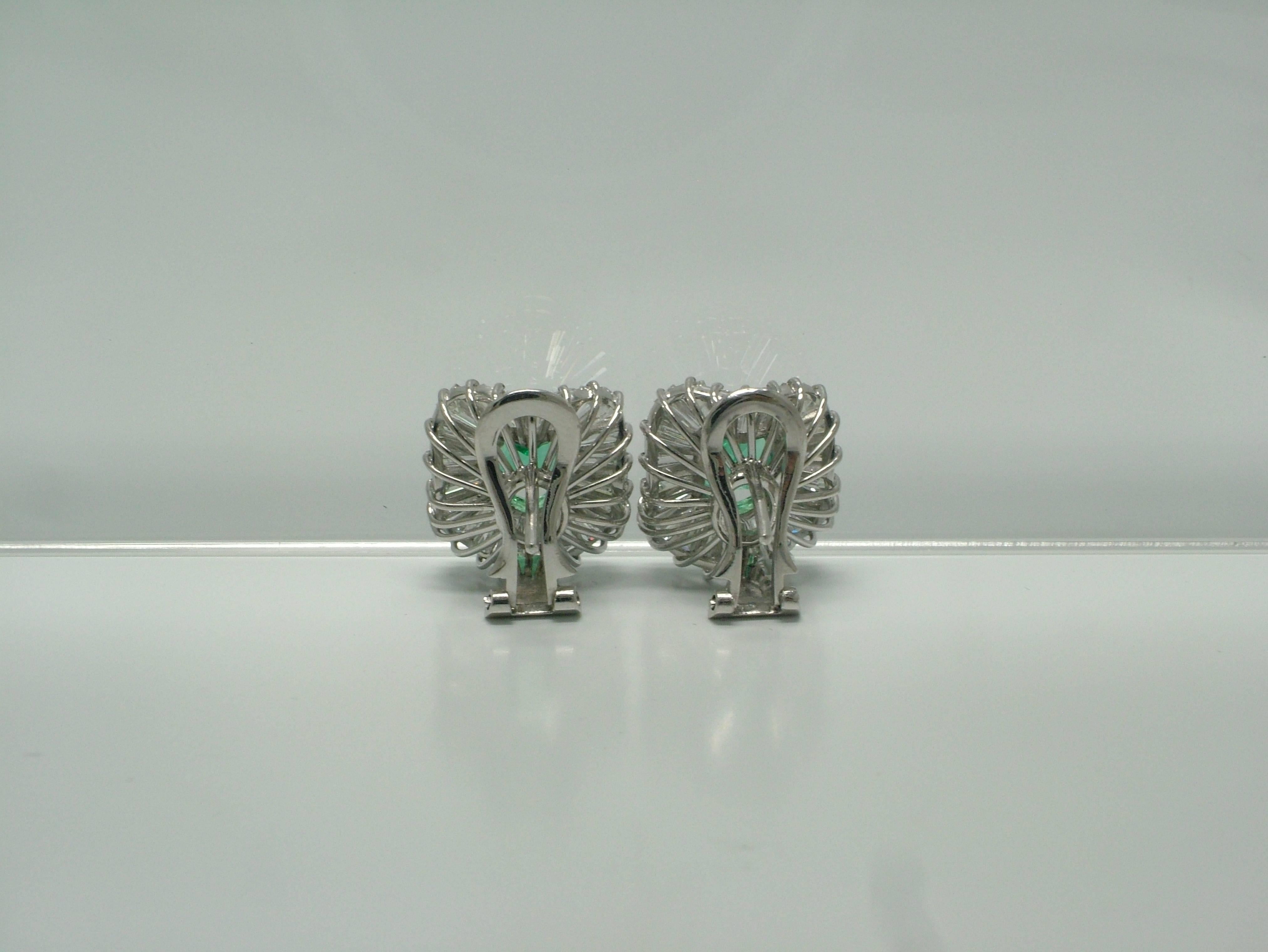 Emerald Diamond White Gold Ballerina Earrings In Excellent Condition For Sale In Madrid, ES