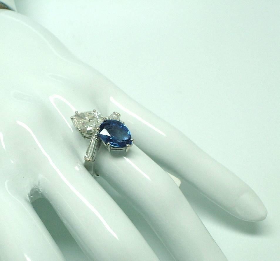 Toi et Moi Sapphire Diamond Gold Engagement Ring For Sale 4