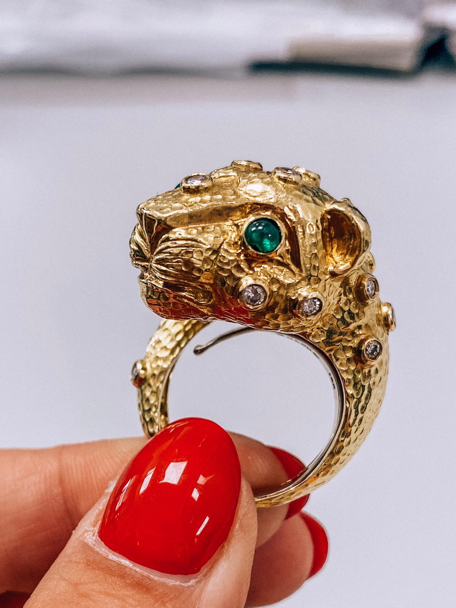 David Webb Leopard 18 Karat Yellow Gold Green Emeralds, Diamonds Ring For Sale 1