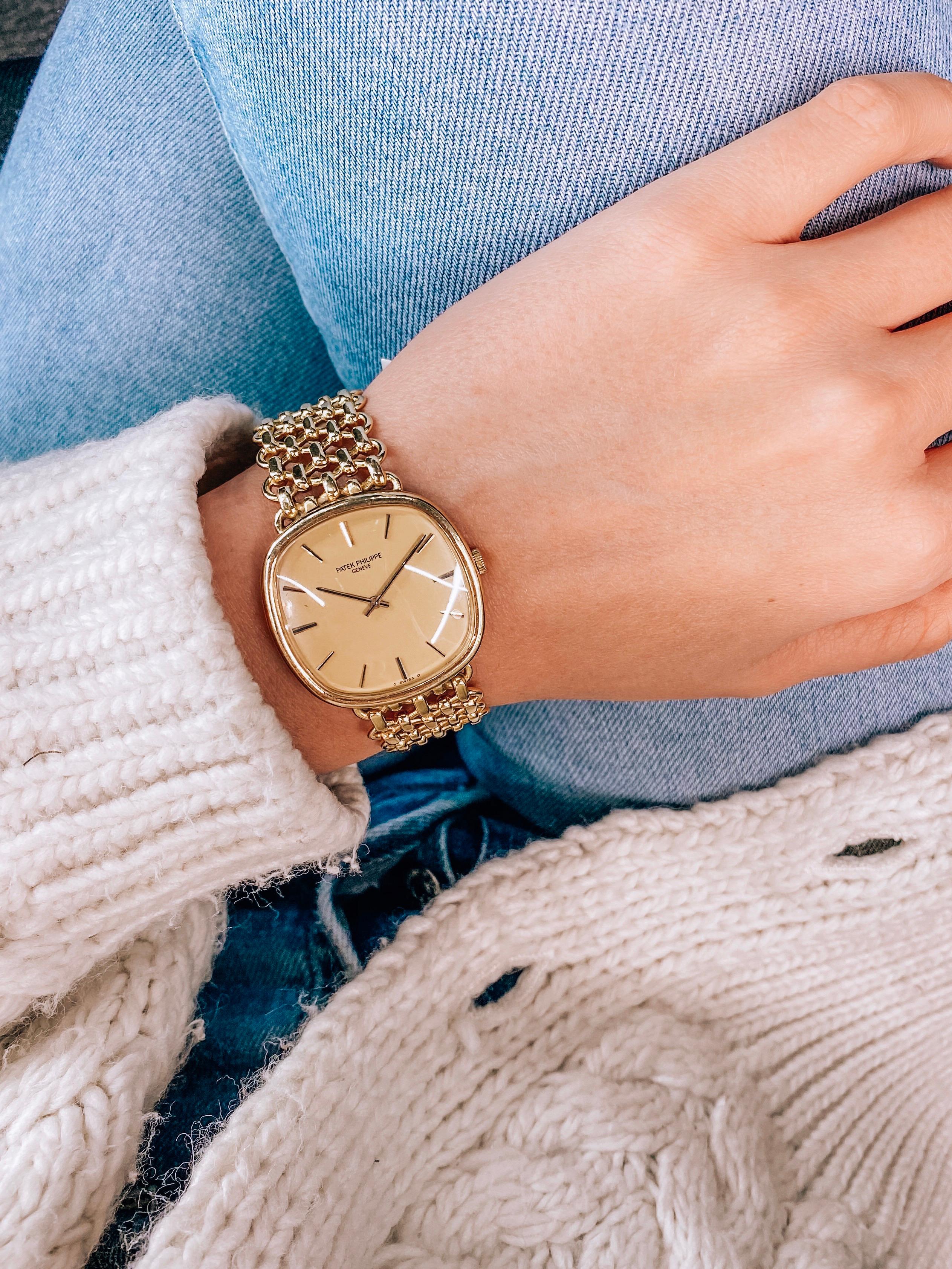 Patek Philippe Ellipse 18 Karat Yellow Gold Watch In Good Condition In New York, NY