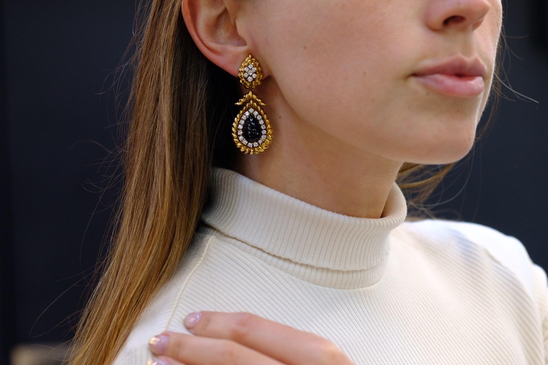 David Webb Platinum and 18K Gold Onyx and Diamond Teardrop Dangle Drop Earrings In Excellent Condition For Sale In New York, NY