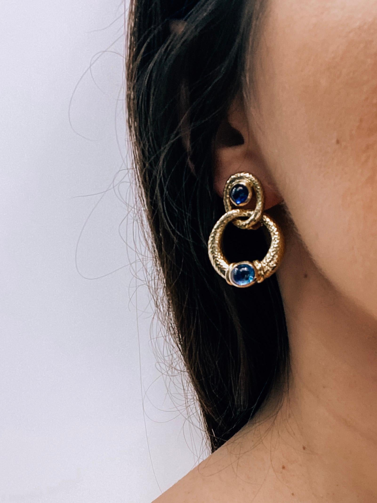 Women's David Webb Cabochon Sapphires 18k Yellow Gold Door Knocker Earrings
