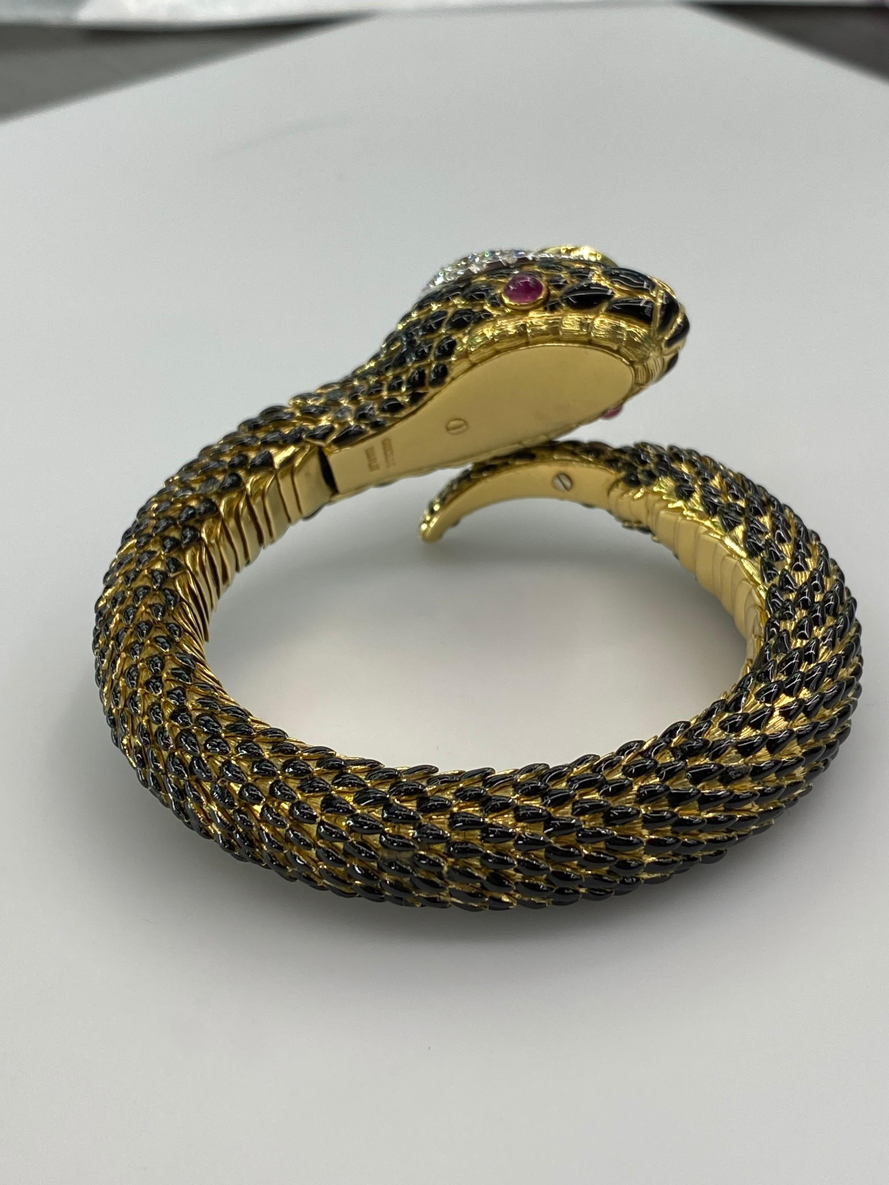 David Webb Gold, Emerald, Ruby and Diamond Snake Charmer Bracelet In Excellent Condition For Sale In New York, NY