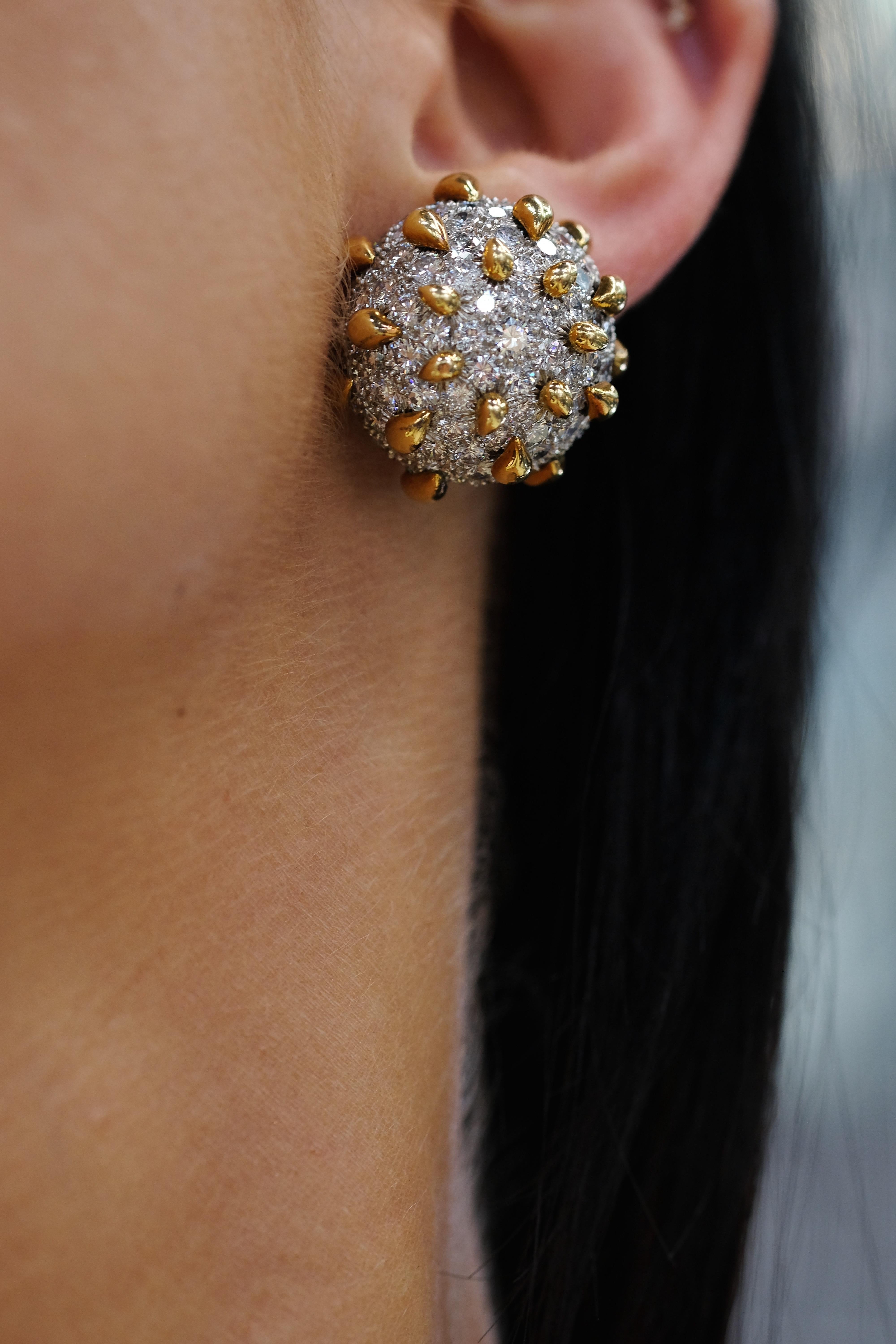 David Webb Clips d'oreilles en forme de dôme en platine et or jaune 18 carats avec diamants 16 carats Pour femmes en vente
