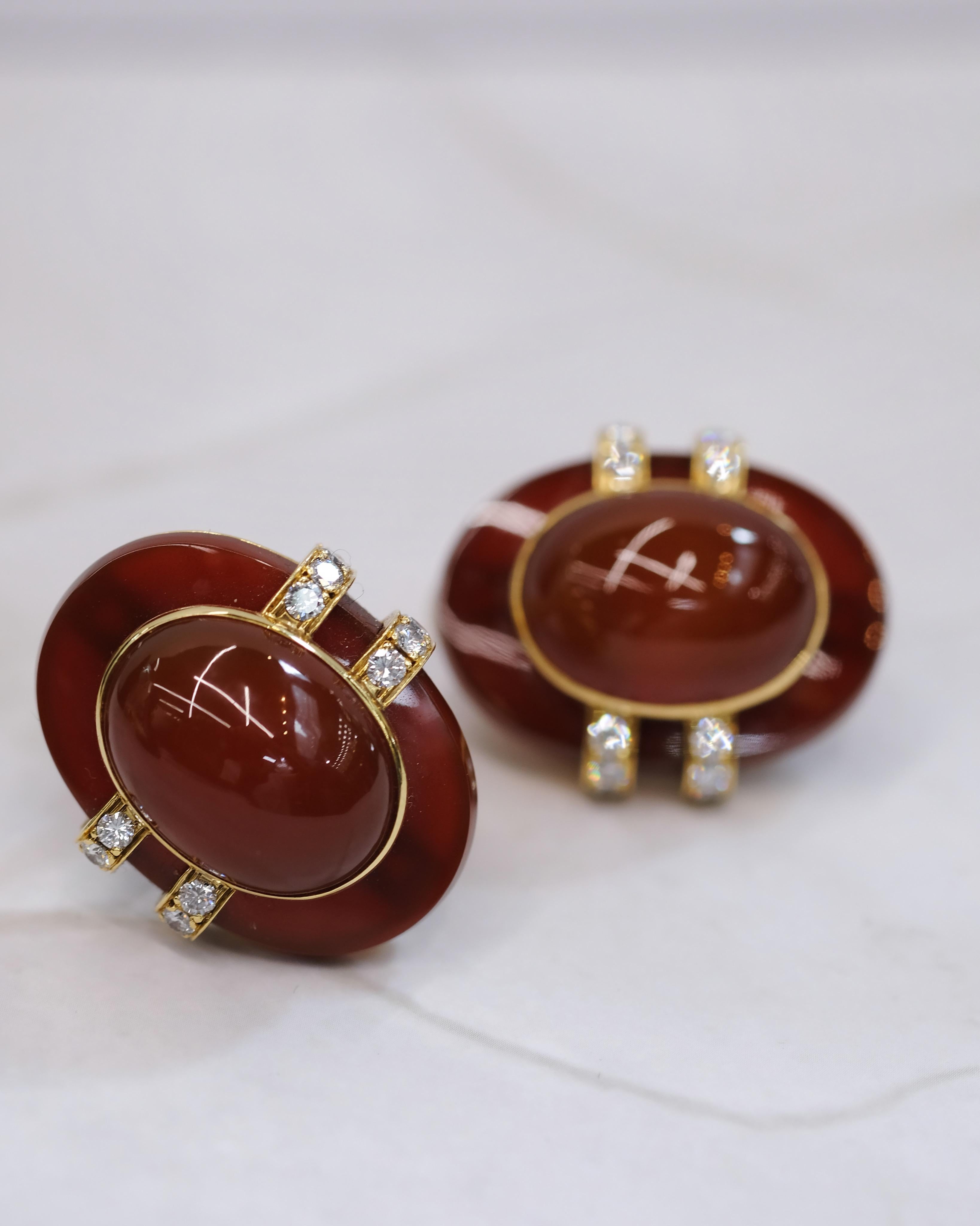 David Webb 18k Yellow Gold  Carnelian and Diamond Clip Earrings In Excellent Condition For Sale In New York, NY