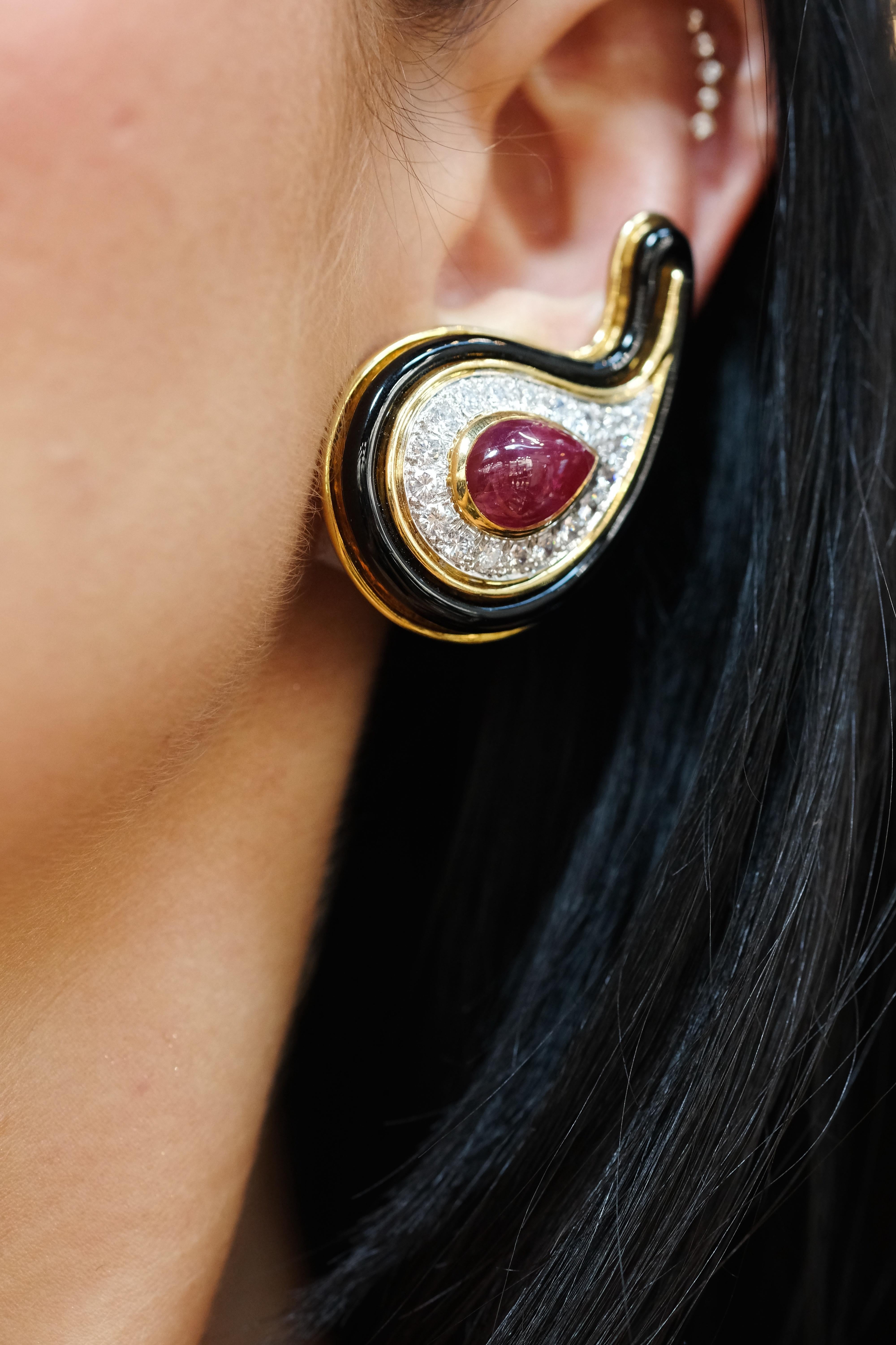 David Webb 18K Yellow Gold Black Enamel Diamond And Ruby Clip On Earrings For Sale 2