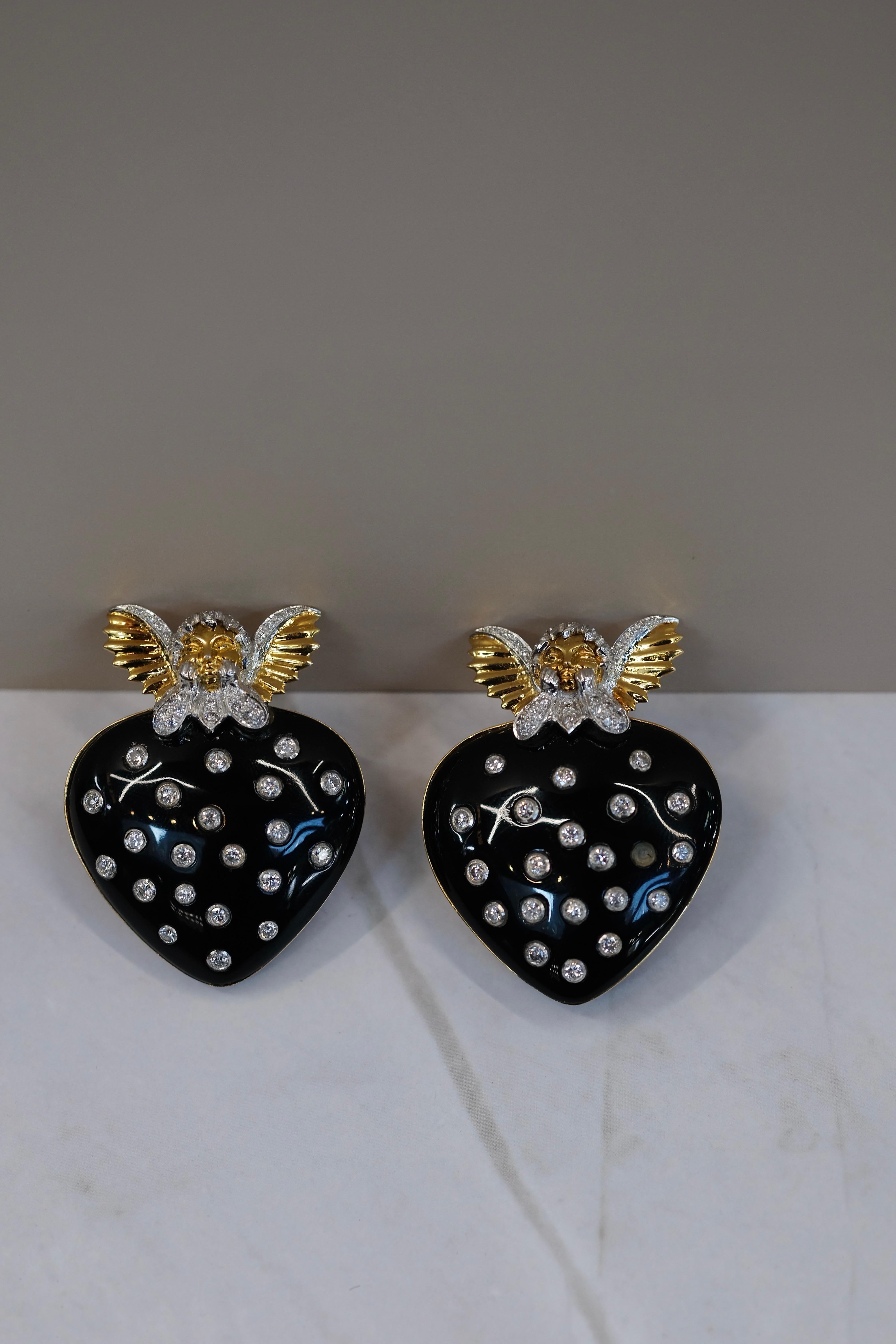 David Webb Boucles d'oreilles en or jaune 18K émail noir, cœur et Cupidon sertis de diamants en vente 2