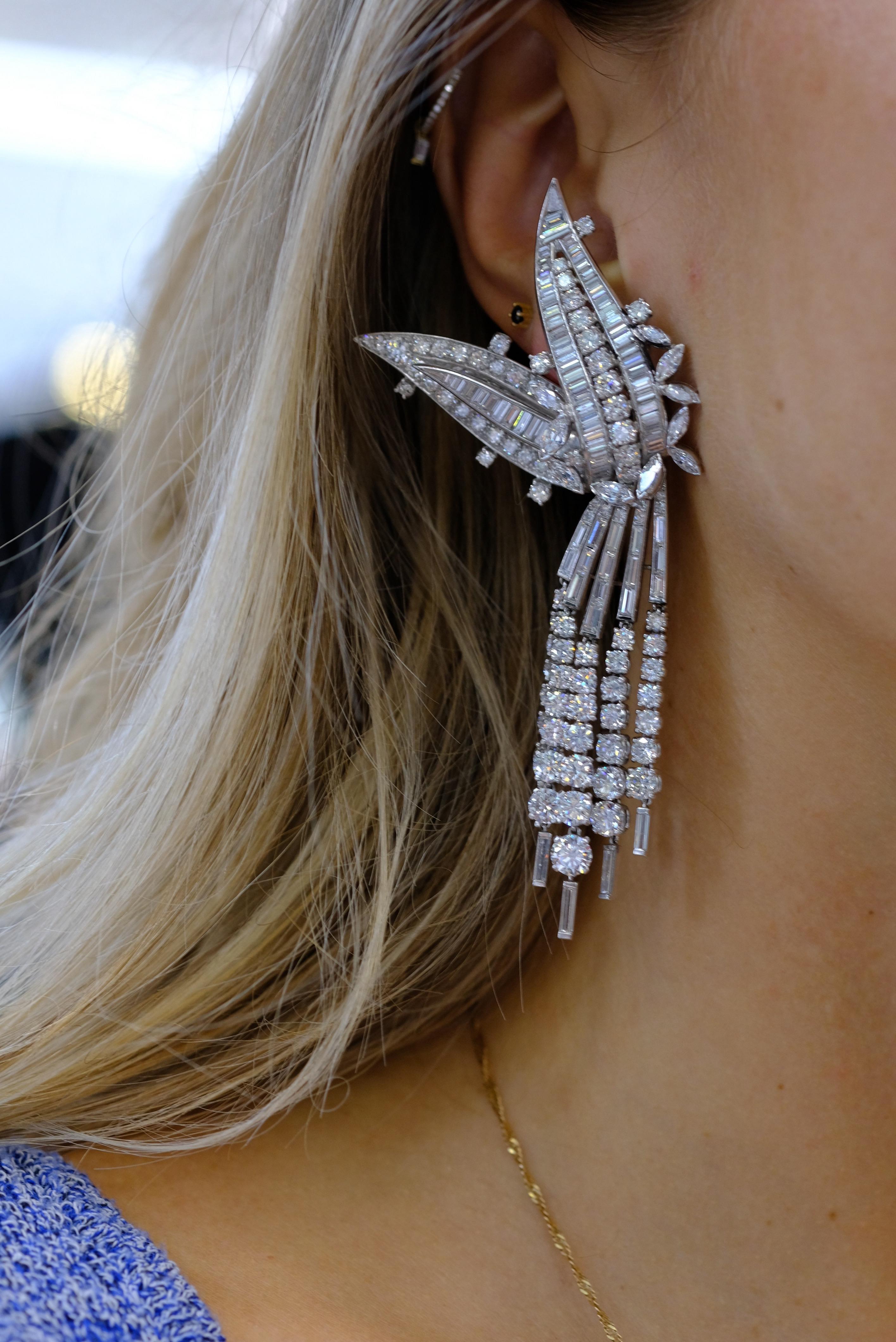 David Webb 50 Karat Spektakuläre Statement-Diamant-Ohrringe im Angebot 2