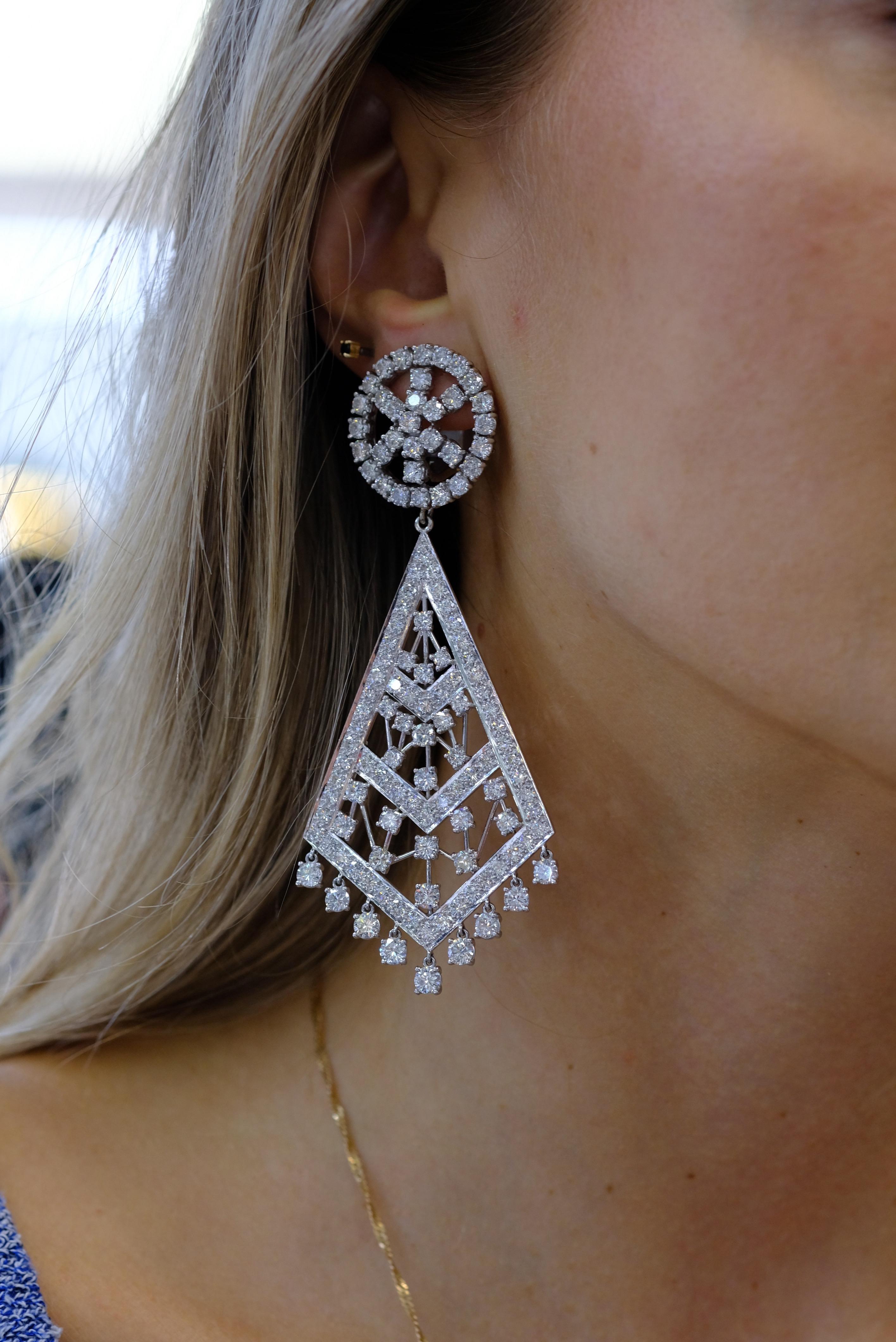 David Webb, boucles d'oreilles chandelier en platine et diamants 36 carats en vente 1