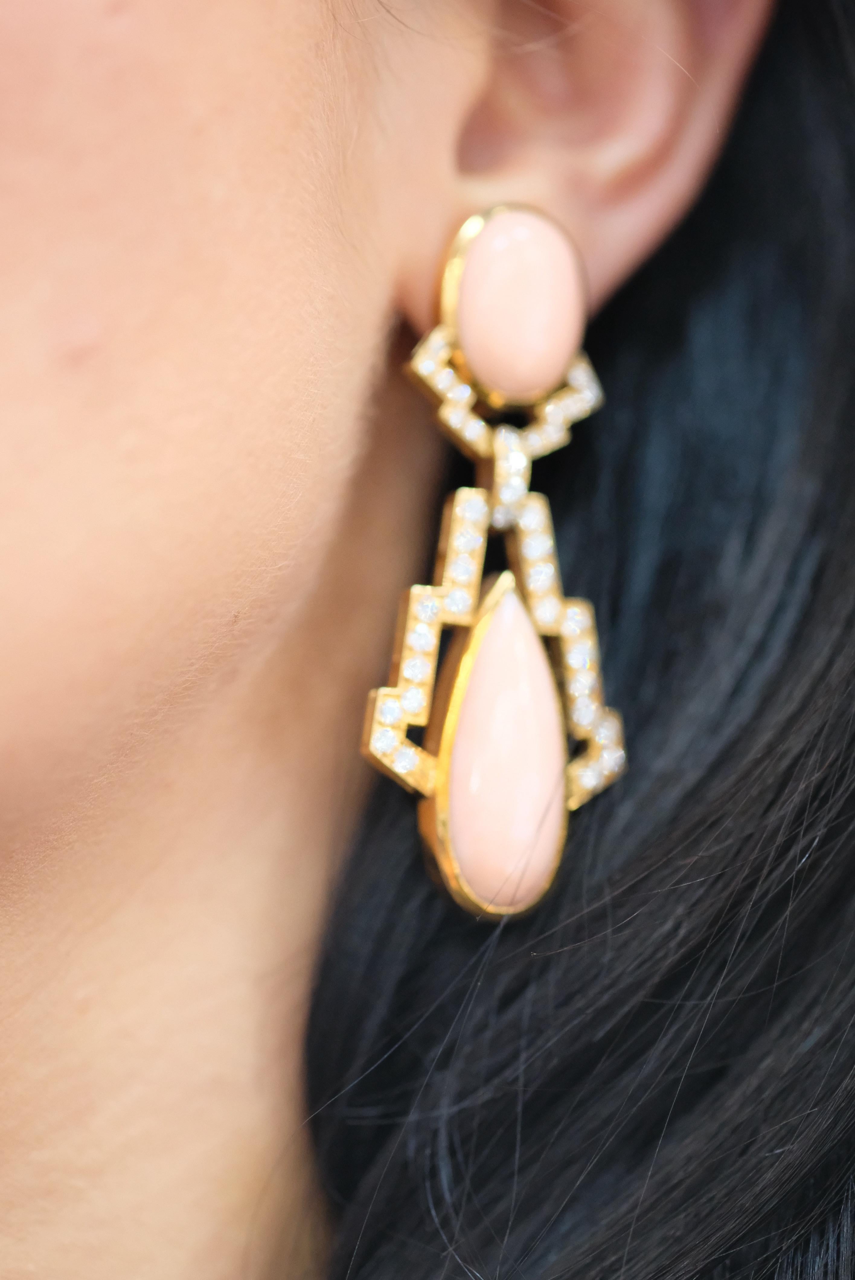 Pendientes Aldaba de Coral Cabujón David Webb de oro amarillo de 18 quilates en venta 3