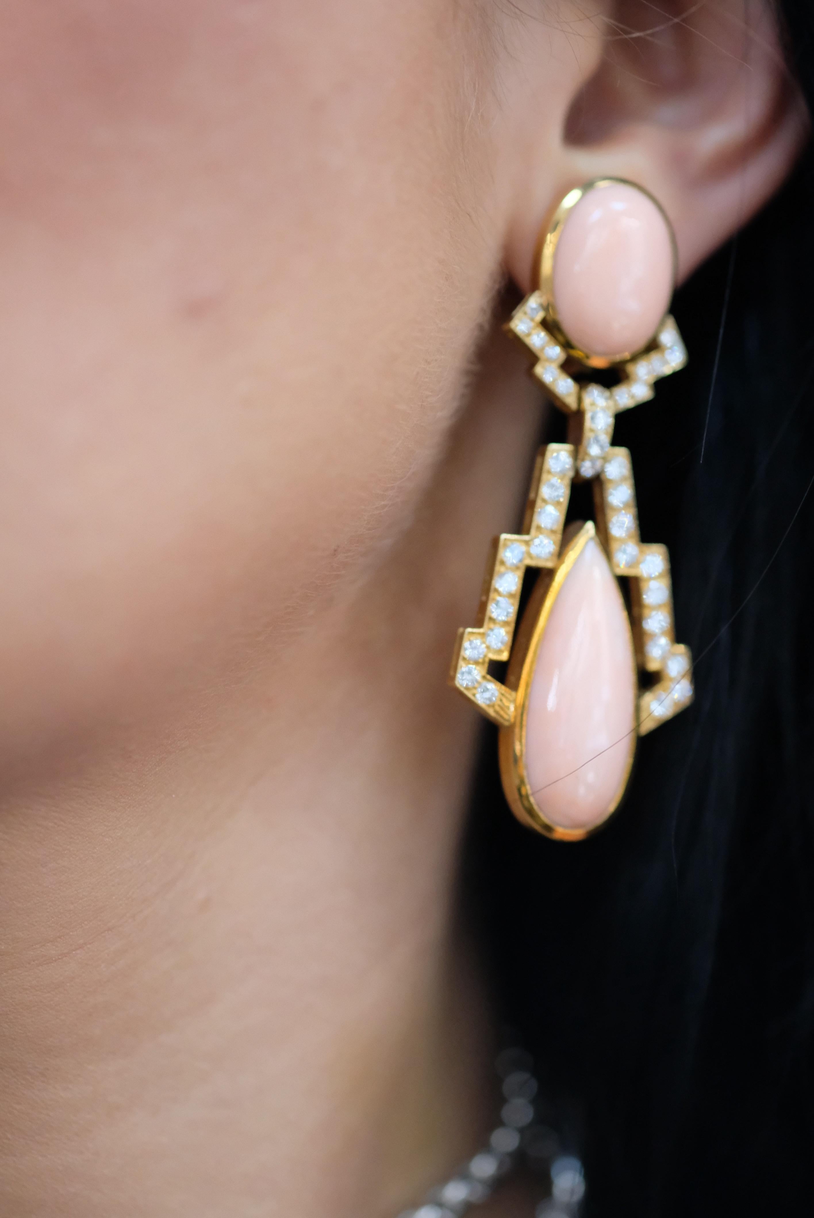 Pendientes Aldaba de Coral Cabujón David Webb de oro amarillo de 18 quilates en venta 4