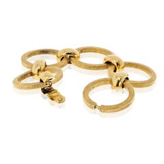 Pulsera de Tiffany & Co. de oro amarillo de 18 quilates, diseñada por Georges L'enfant en los años 70 y fabricada en Francia