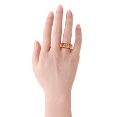 Bague Van Cleef & Arpels en or jaune 18 carats, sertie de diamants des Philippines et de corail