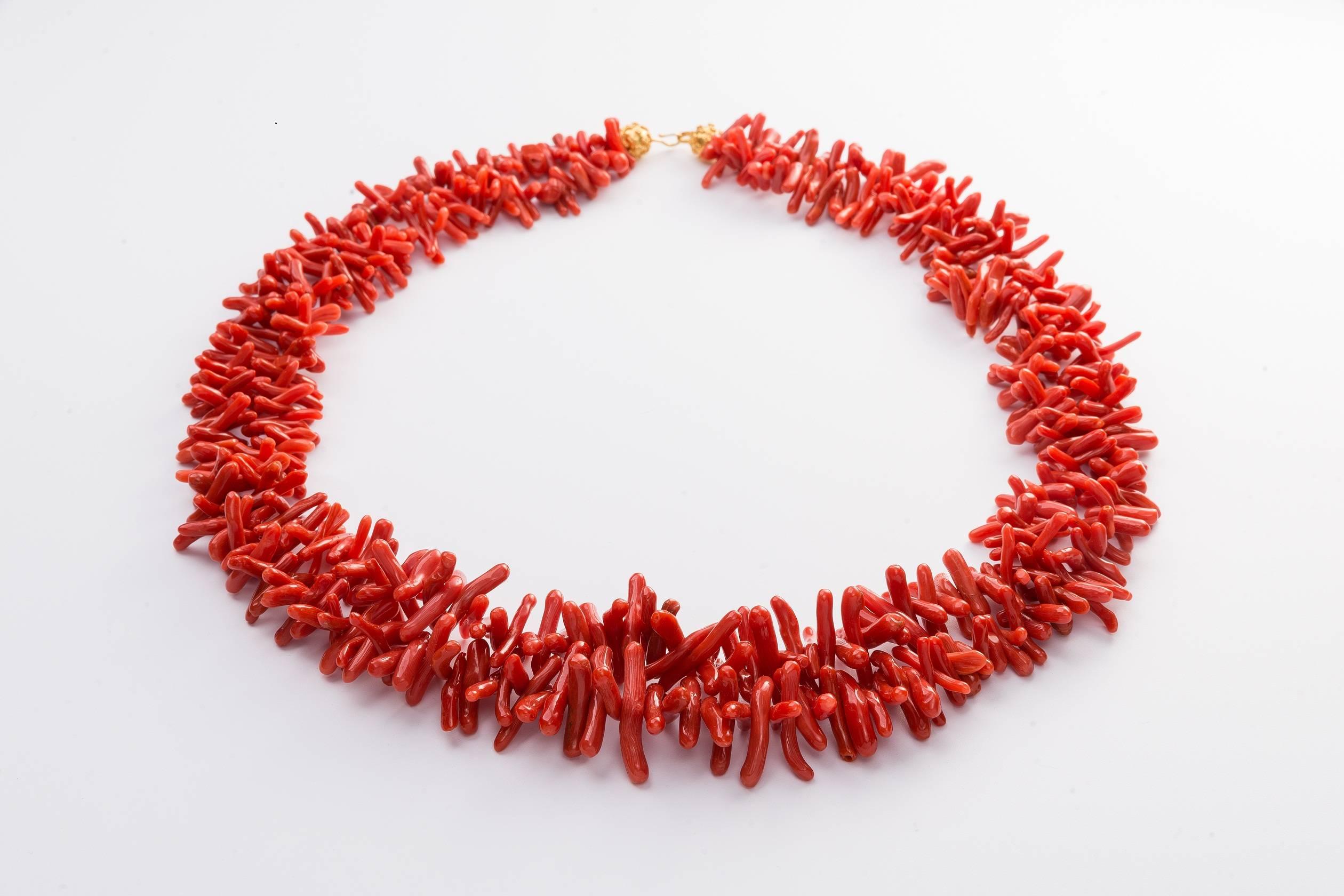 24.5 in L (62cmL) double strand Sardinian branch coral necklace with an 18-karat gold clasp
Two strands of the finest polished coral in a glorious deep colour capture the flavour of summer days perfectly.