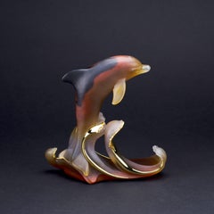 Natural Agate Dolphin with 18 Carat Yellow Gold