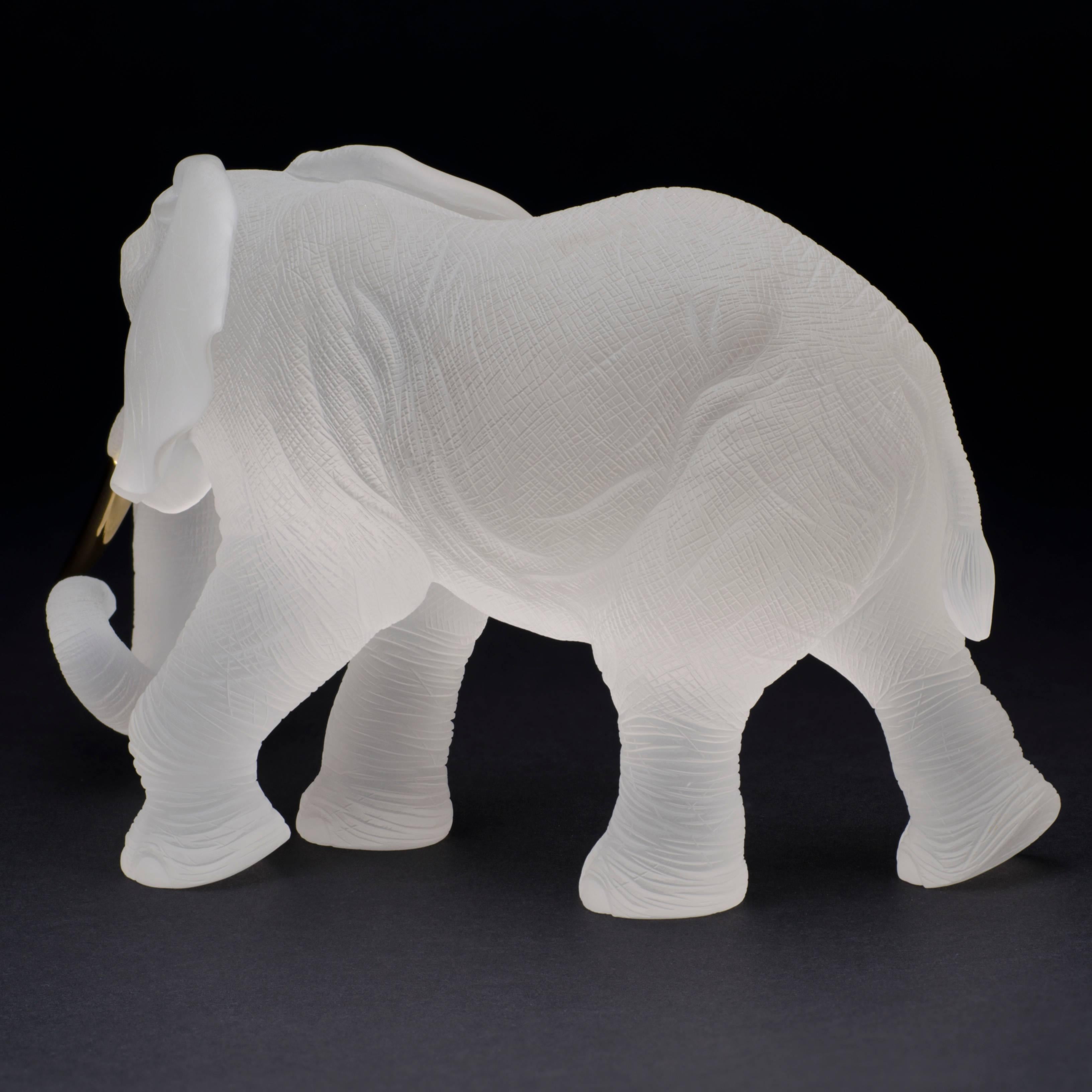 Rockcrystal Elephant with 18 Carat Yellow Gold Tusks For Sale 1