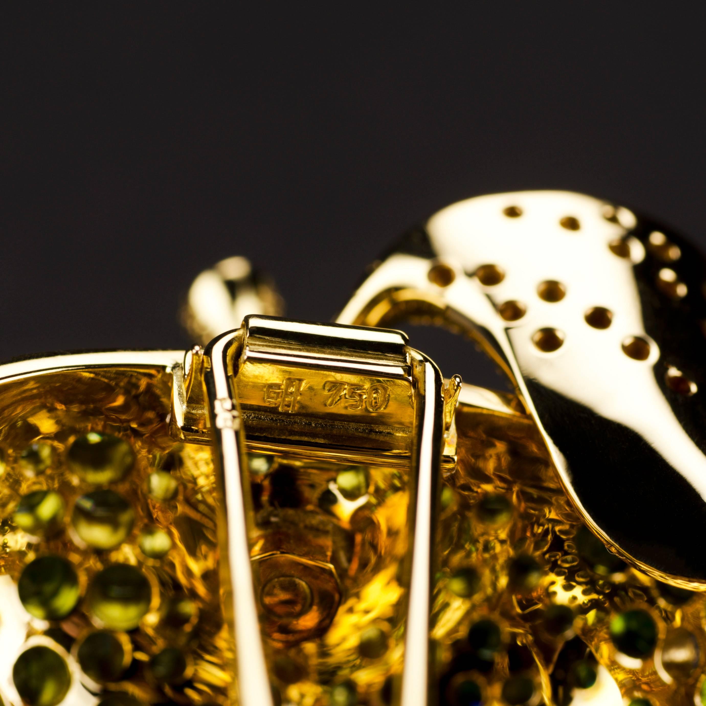 18 Carat Yellow Gold Demantoide Garnet and Yellow Diamond Apple Brooch For Sale 4